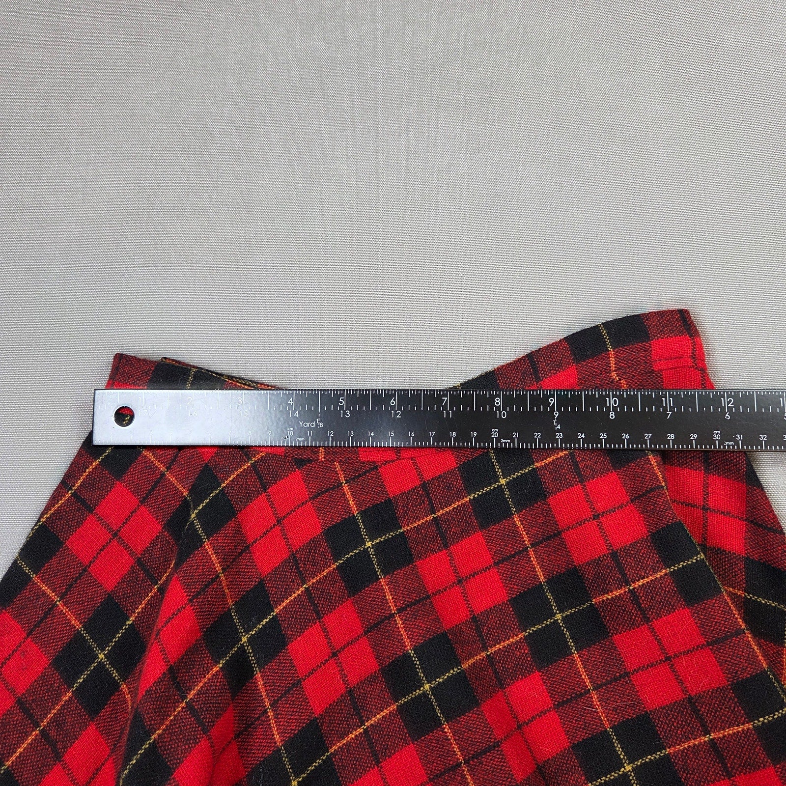 Vintage Red Black Plaid Circle Skirt Tartan A Line Wool Blend 25 In Hook Closure