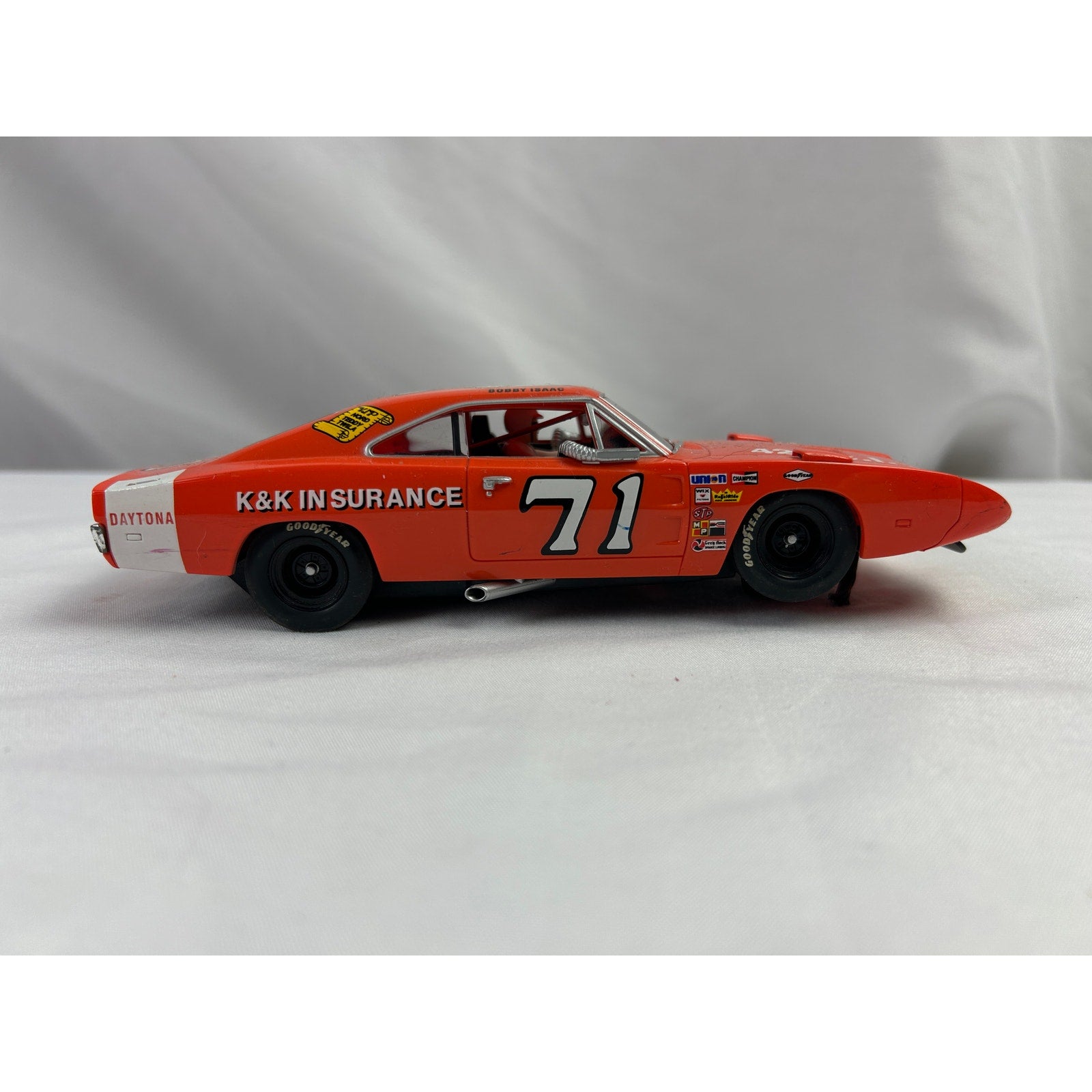 Dodge Charger Daytona 71 Bobby Isaac 1:43 NASCAR K&K Insurance Model Car