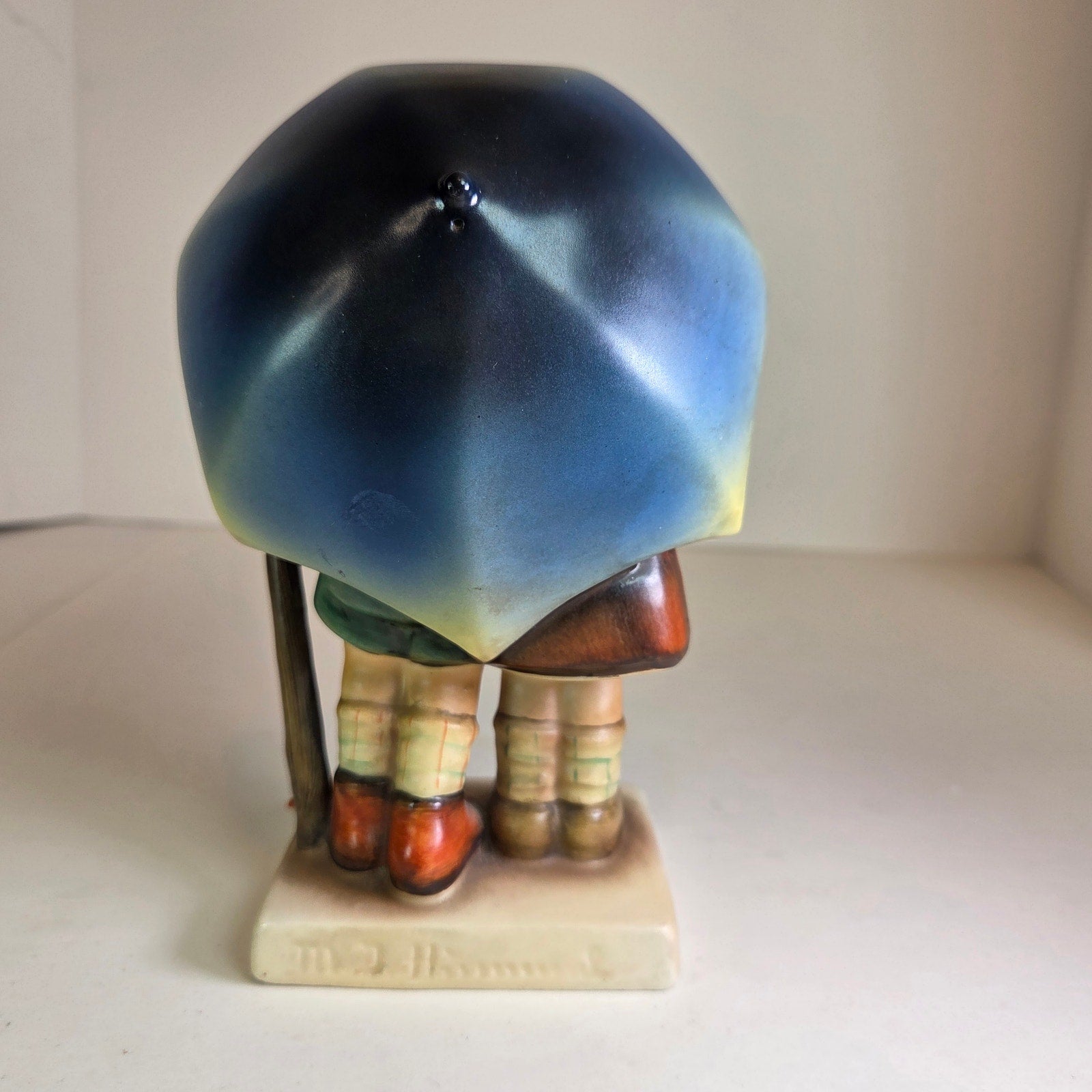 Goebel M.I. Hummel Stormy Weather #71 TMK2 Full Bee Germany 6.5" Figurine