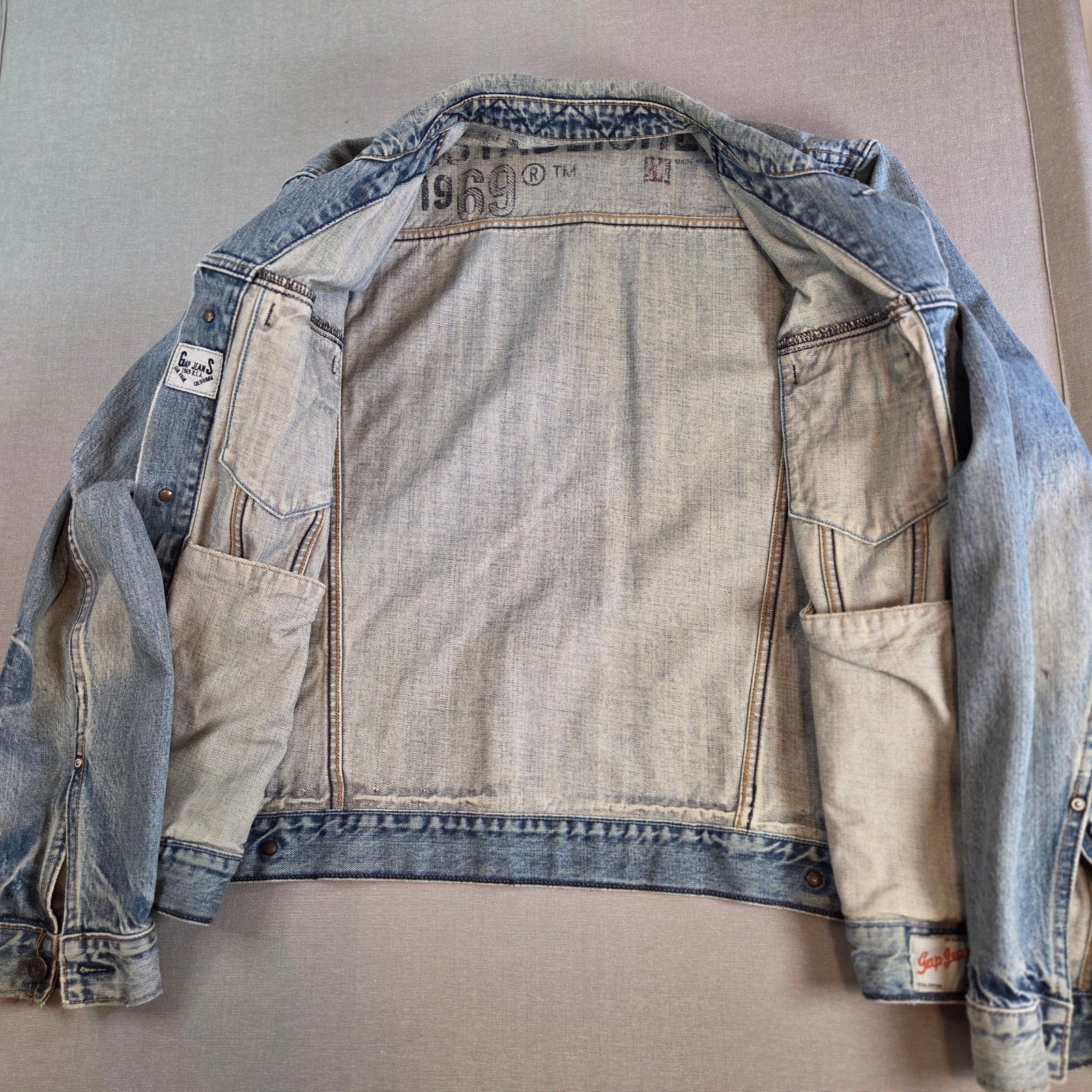 Gap 1969 Men’s Trucker Denim Jacket Medium Tint Wash Fall 2006 Size M/L Fit
