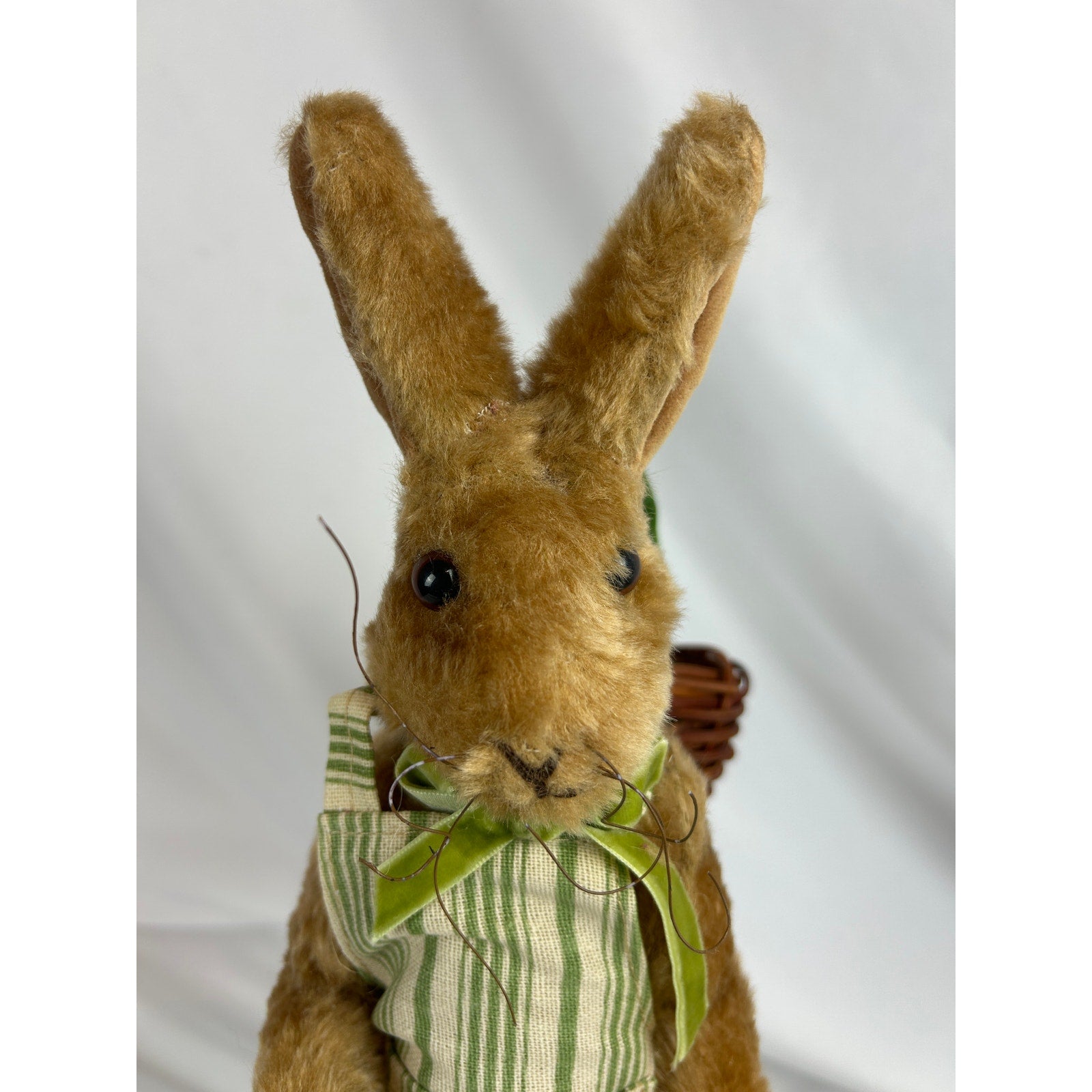 Bethany Lowe 16 Inch Easter Rabbit Maisons De Vente w Basket Display