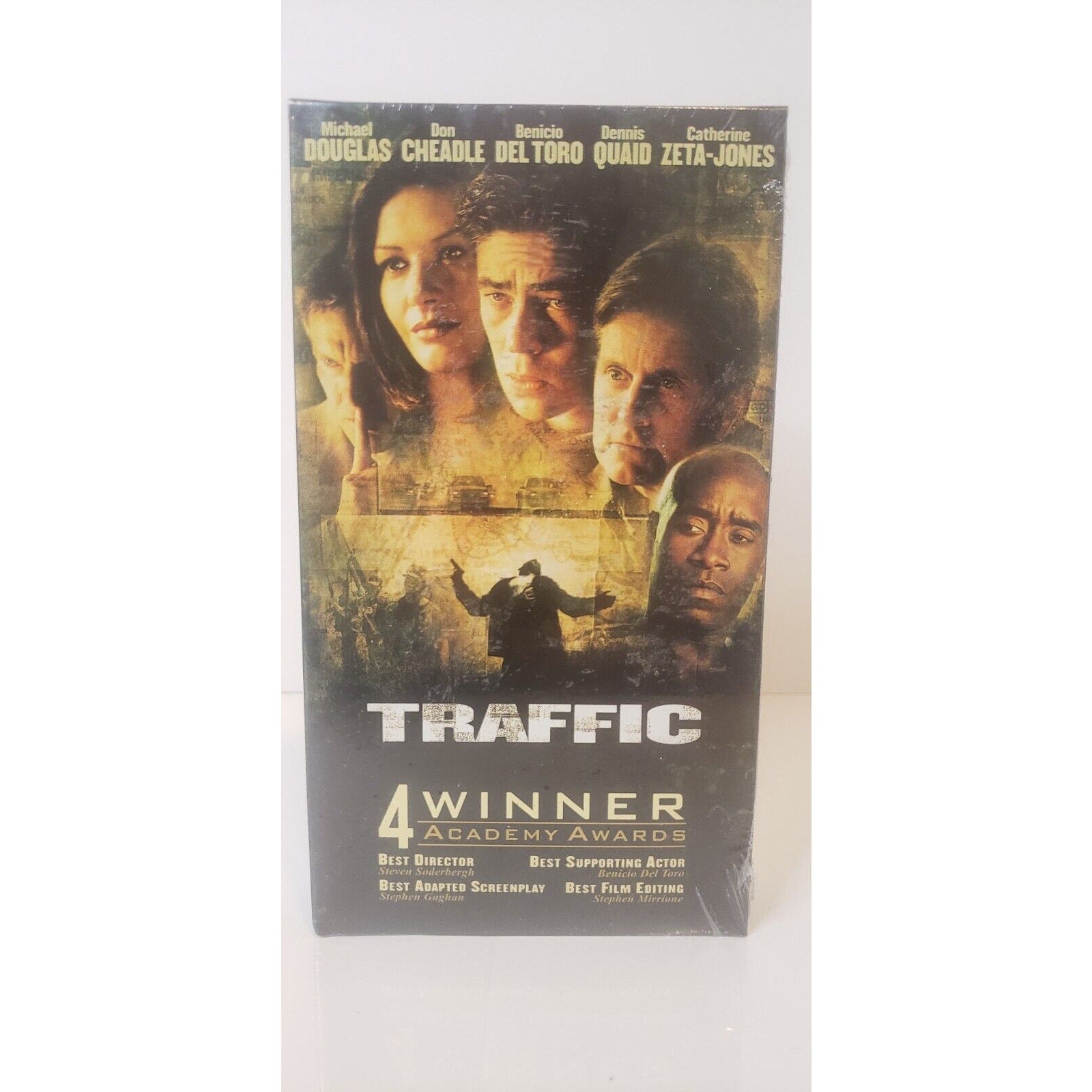 Traffic (VHS, 2001) New Sealed Michael Douglas Benicio Del Toro