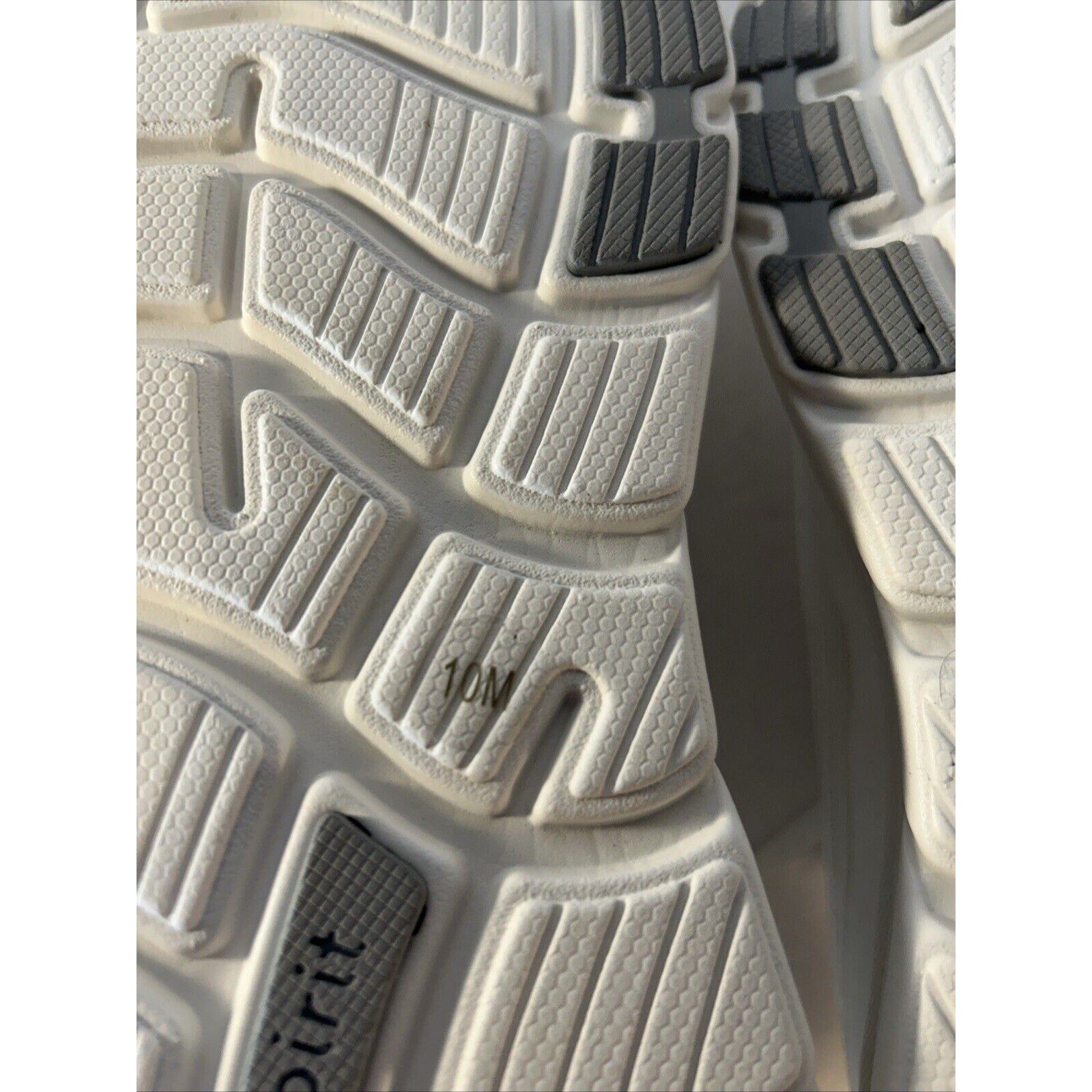 Easy Spirit Mel8 Walking Shoes Women’s Size 10 White Comfort Sneakers NEW