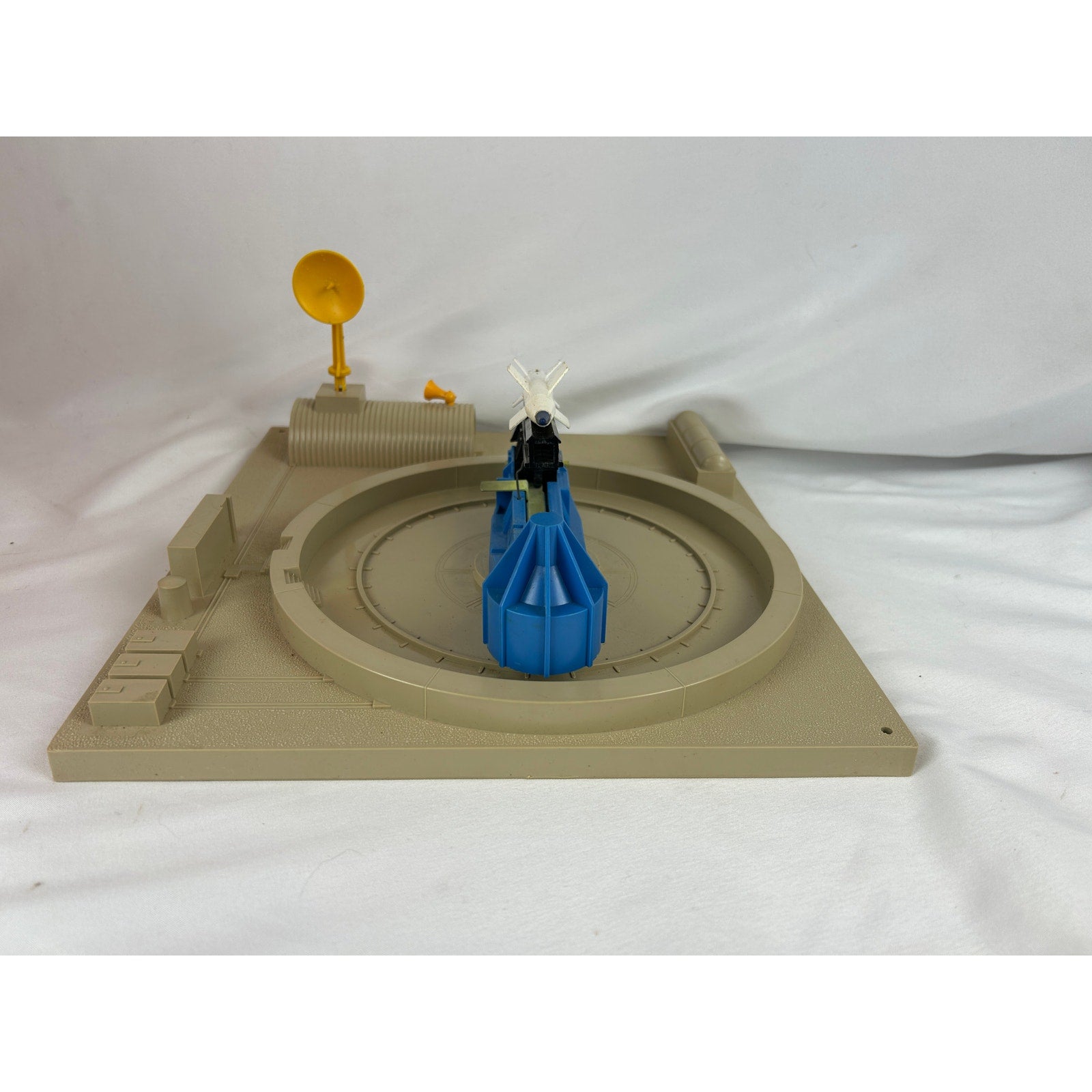 Vintage Lionel 470 Missile Launching Platform O Gauge w Box Working