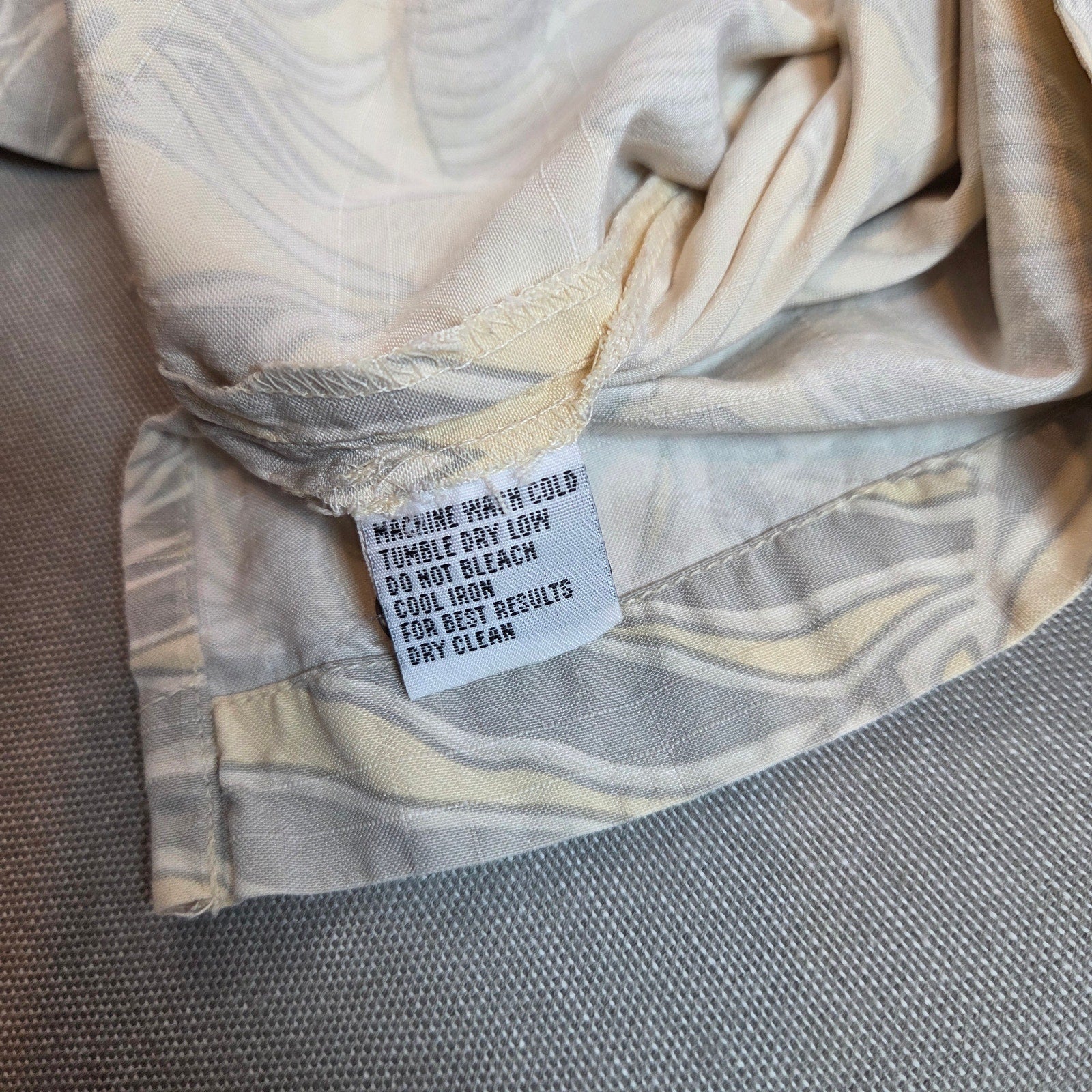 Tommy Bahama Silk Camp Shirt XL Beige Gray Tropical Leaf Print Button Up