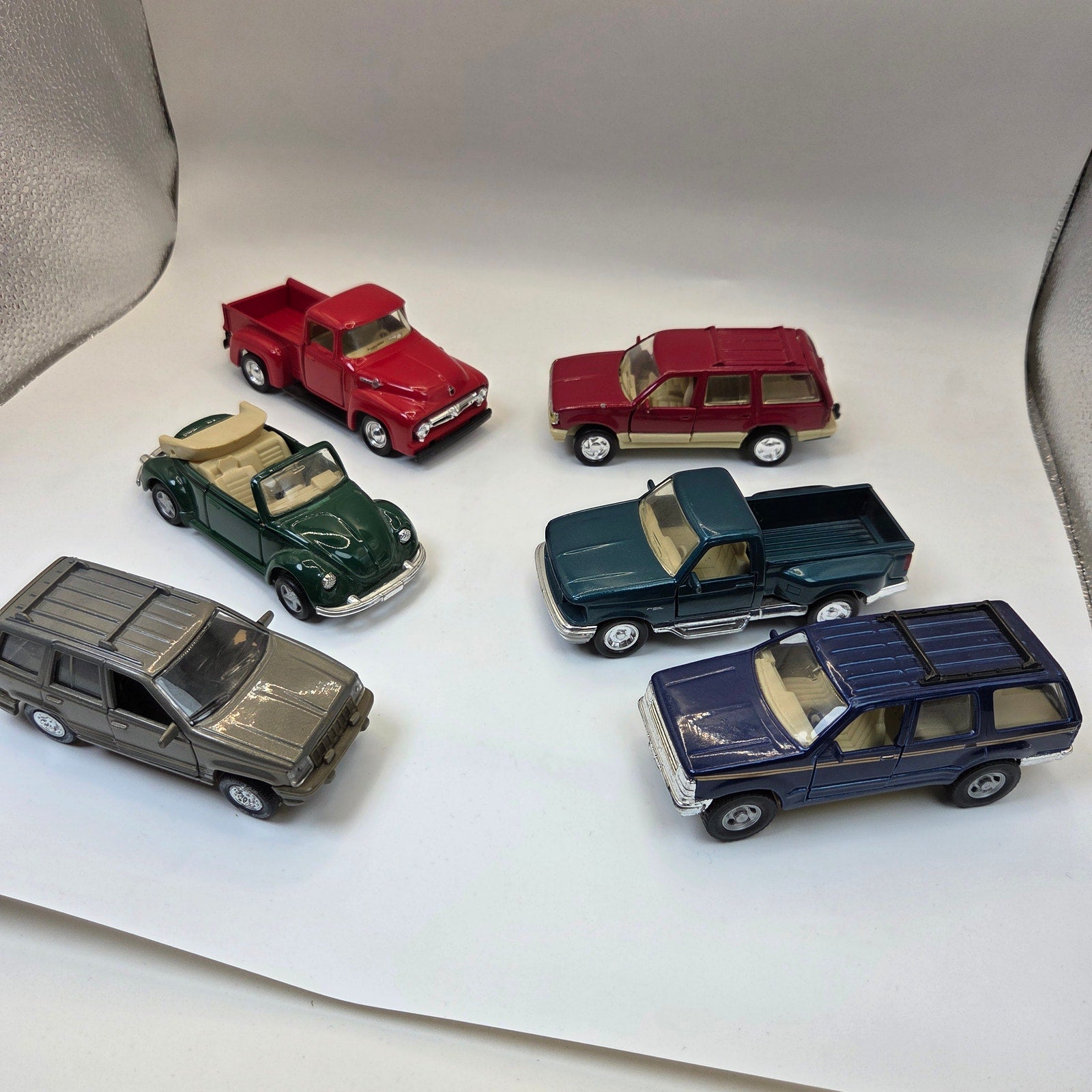 Road Champs Maisto Vintage Diecast Car Lot Ford F100 Explorer VW 1303