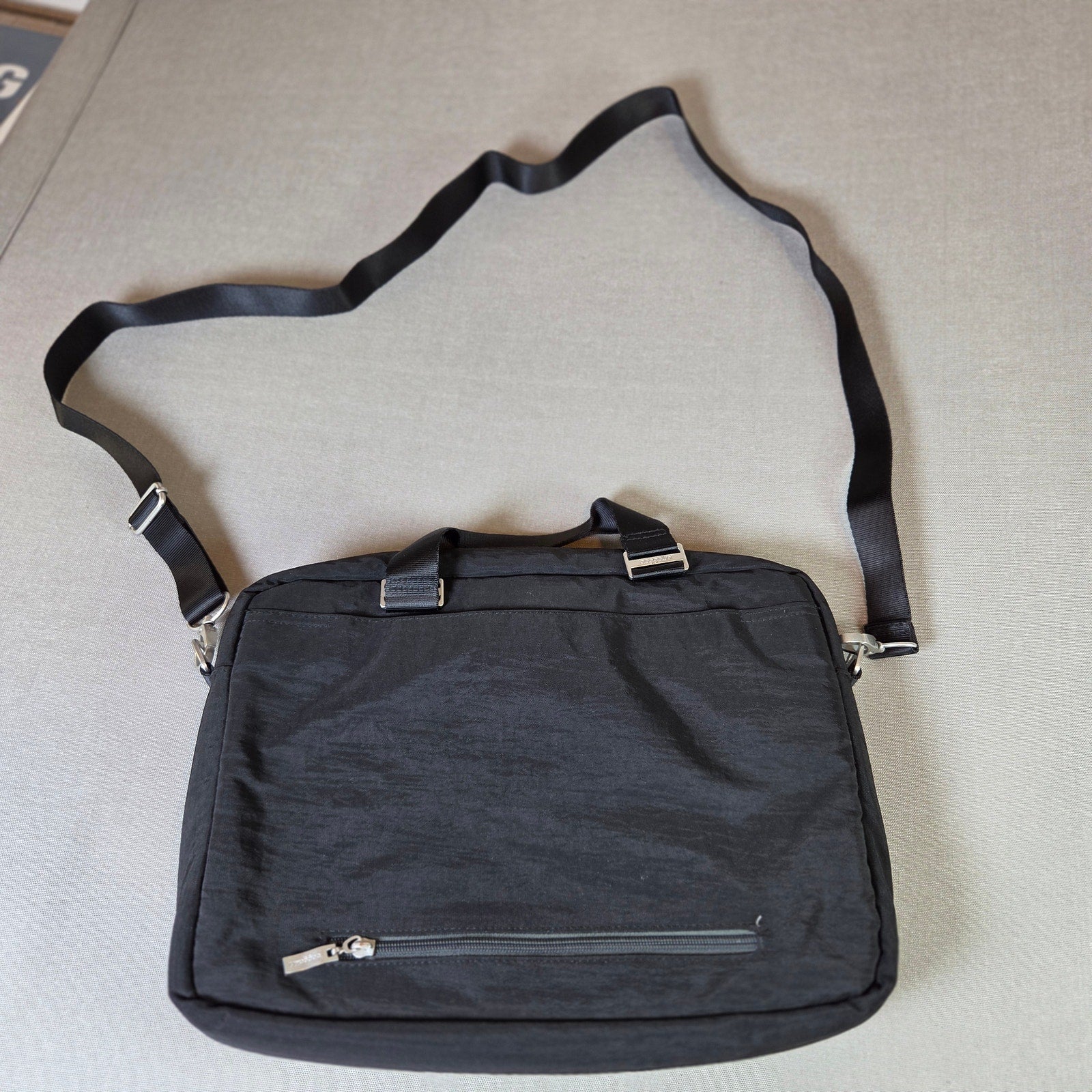 Baggallini Large Black Nylon Crossbody Laptop Travel Bag Organizer