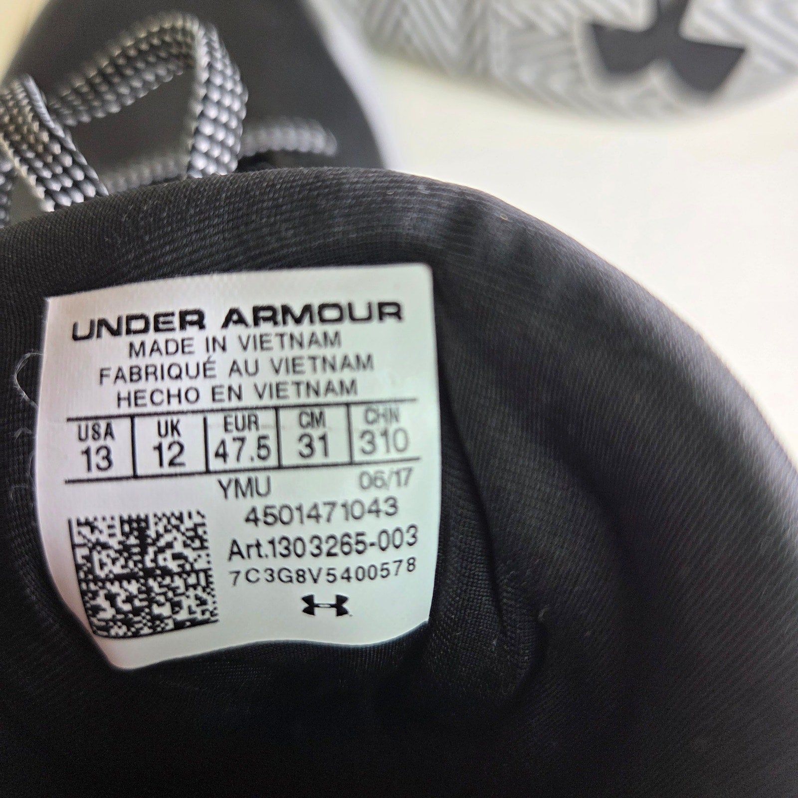 Under Armour Lockdown 2 Basketball Shoes Men’s Size 13 Black/Grey 1303265-003
