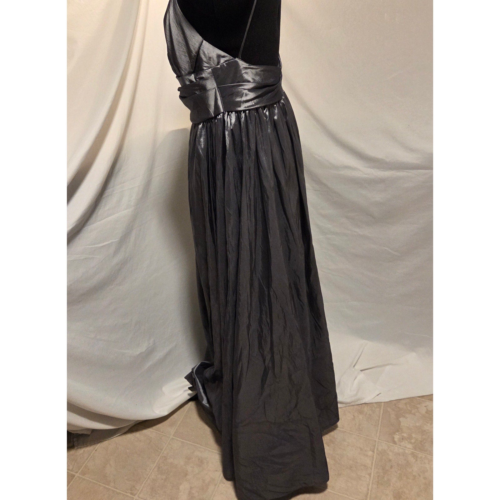 WTOO Watters Halter Ball Gown Dress Size 12 Formal Prom Taffeta Skirt