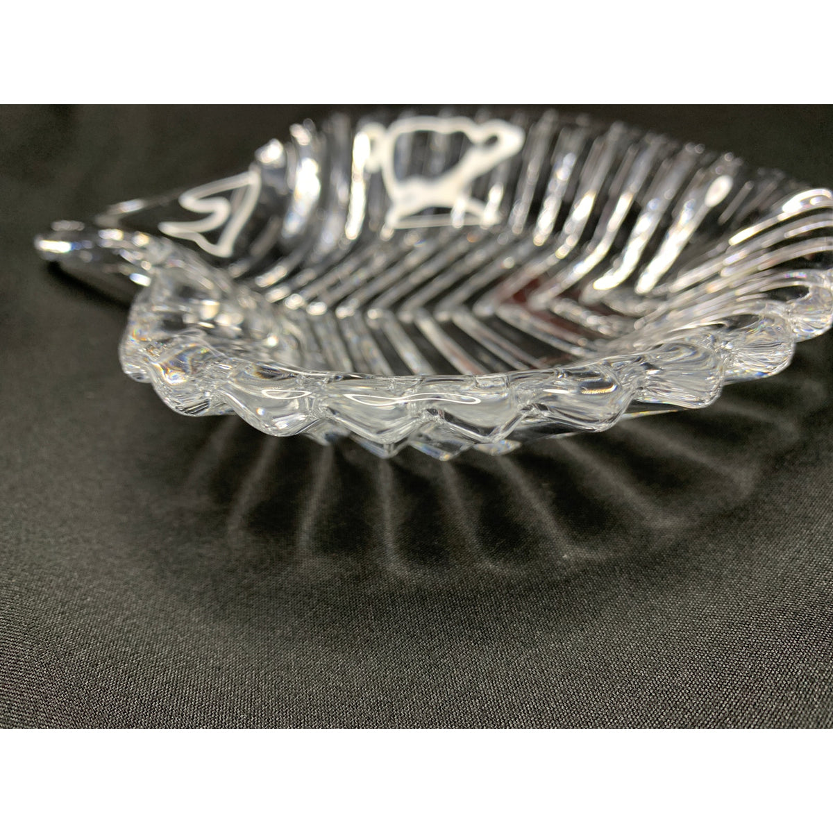 Clear Pressed Glass Leaf Candy Nut Dish Ribbed Scalloped Serving Bowl