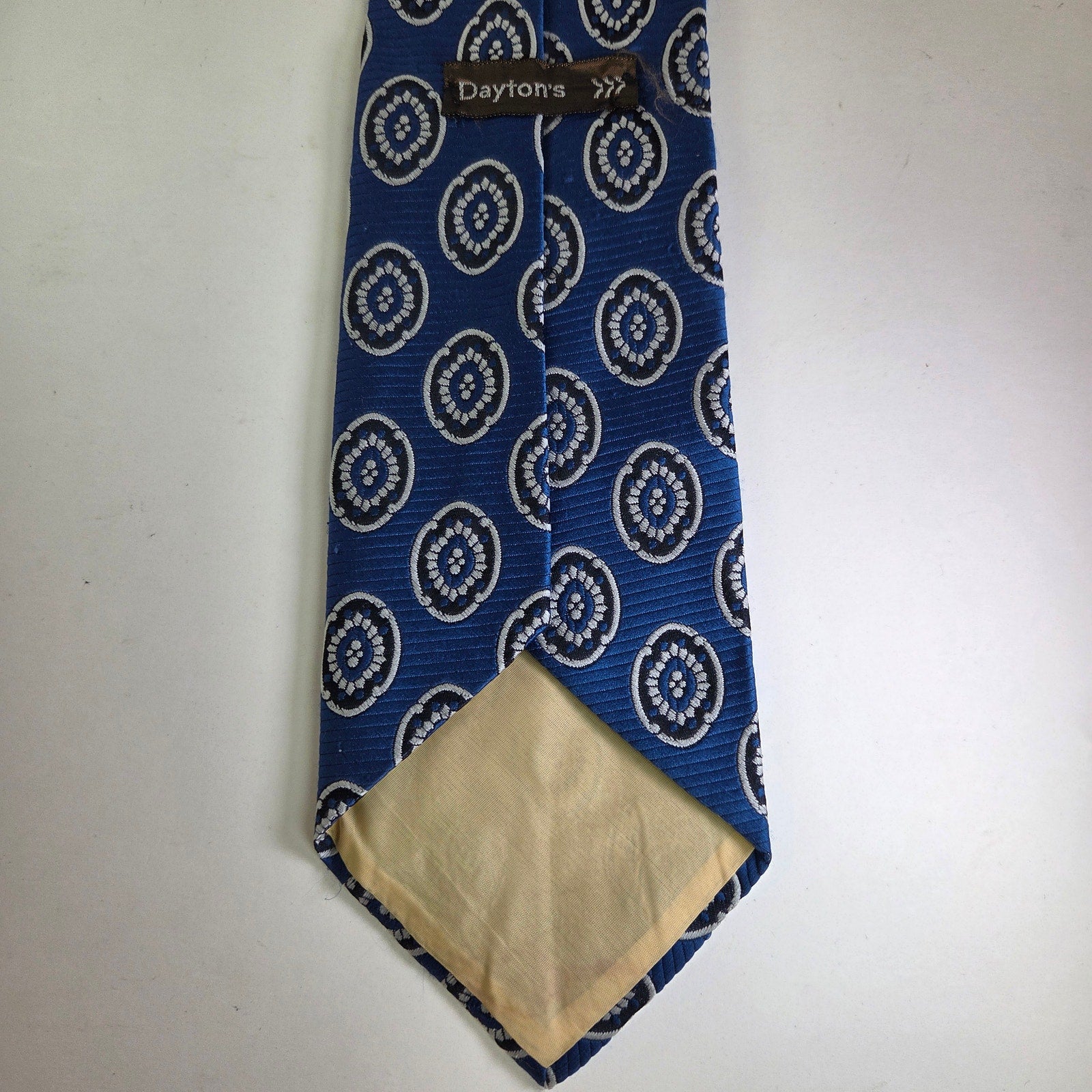 Vintage Dayton’s Blue Medallion Tie 4.25" Wide Polyester Retro Classic