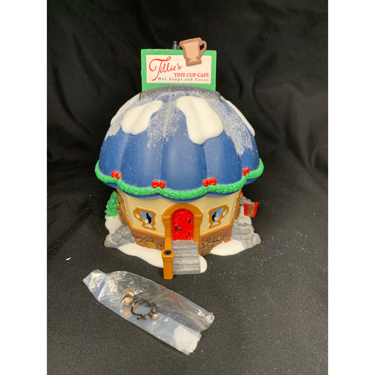 Dept 56 Tillie’s Tiny Cup Cafe 56401 North Pole Elf Land Lighted Building