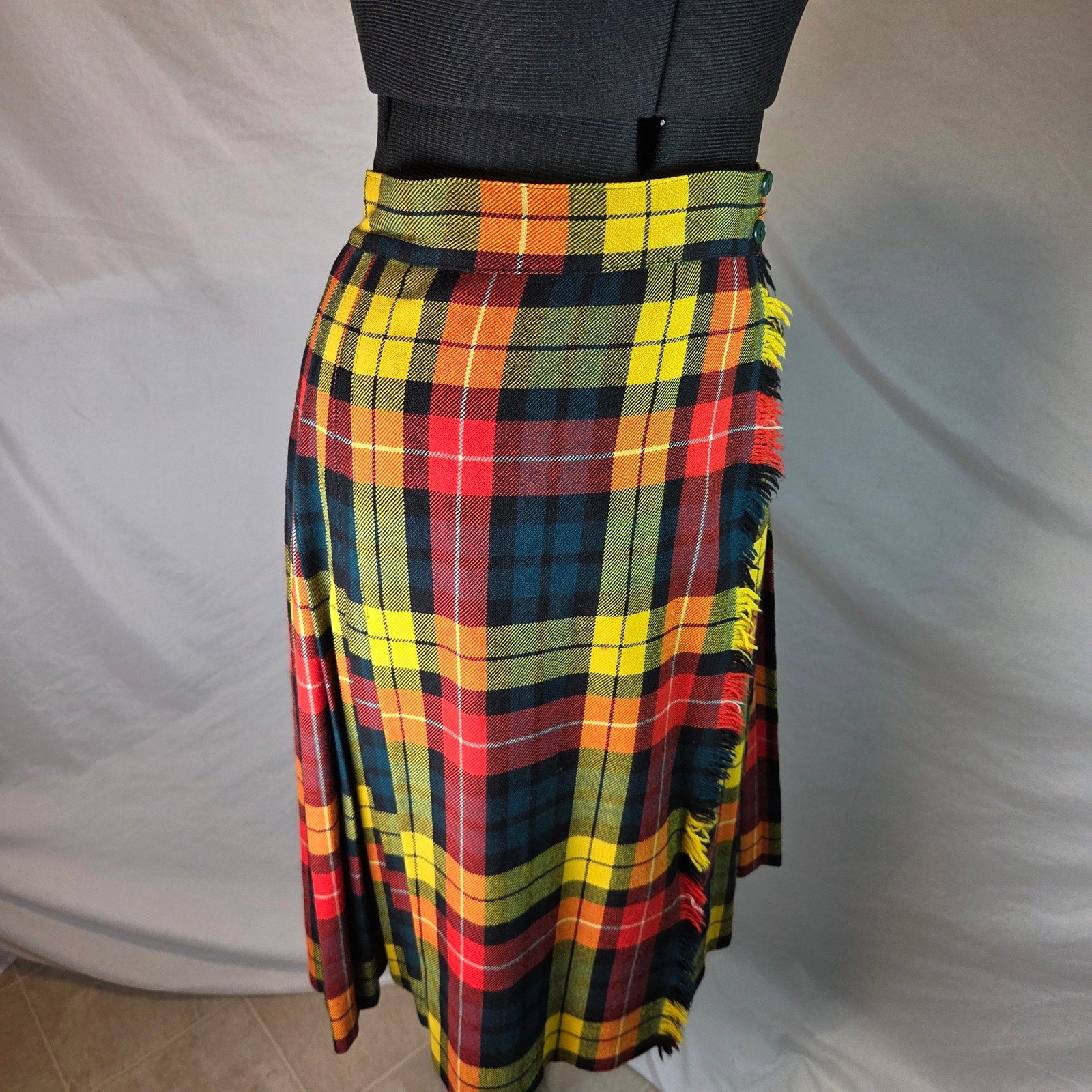 Pedigree Vintage Pure Wool Tartan Wrap Kilt Skirt 26" Waist Made England