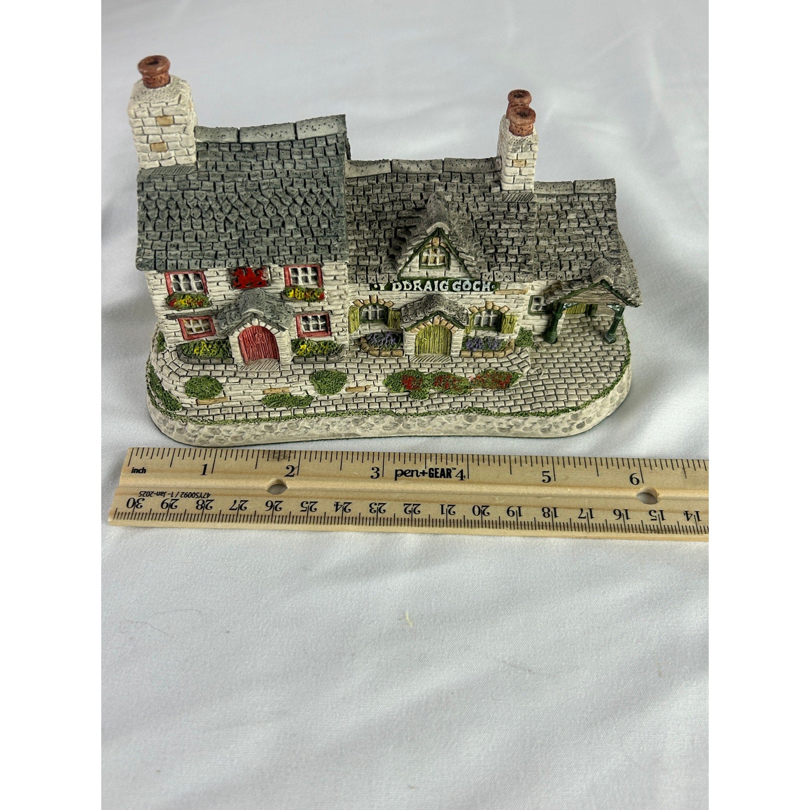 David Winter Y Ddraig Goch Welsh Collection Cottage 1993 Boxed