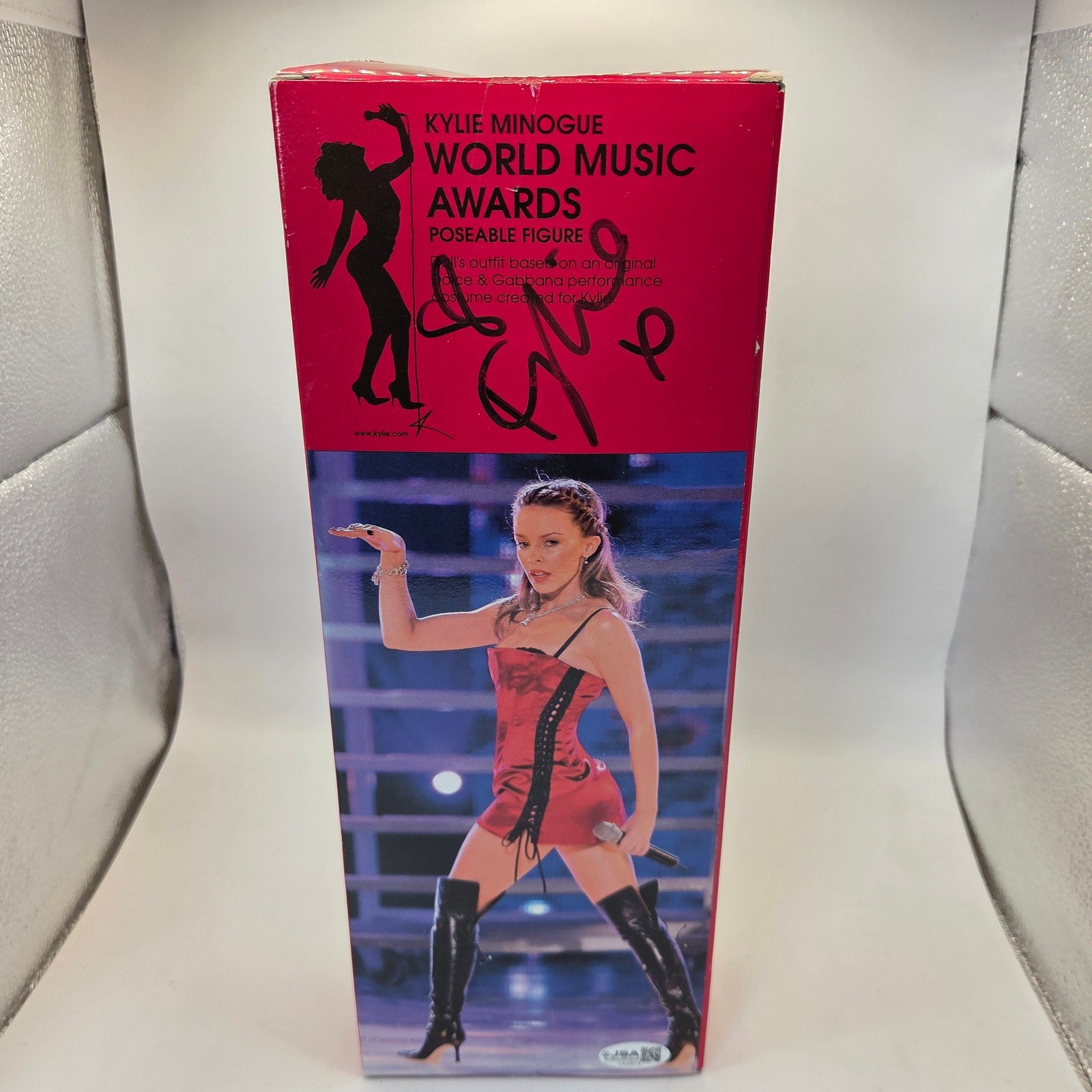 Kylie Minogue Signed 2003 World Music Awards Doll JSA CK20914 Jakks Pacific