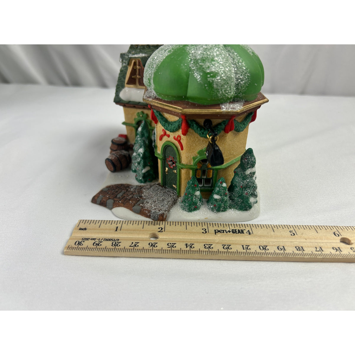 Dept 56 Cold Care Clinic 56703 North Pole Elf Land Lighted Retired 1999 Box