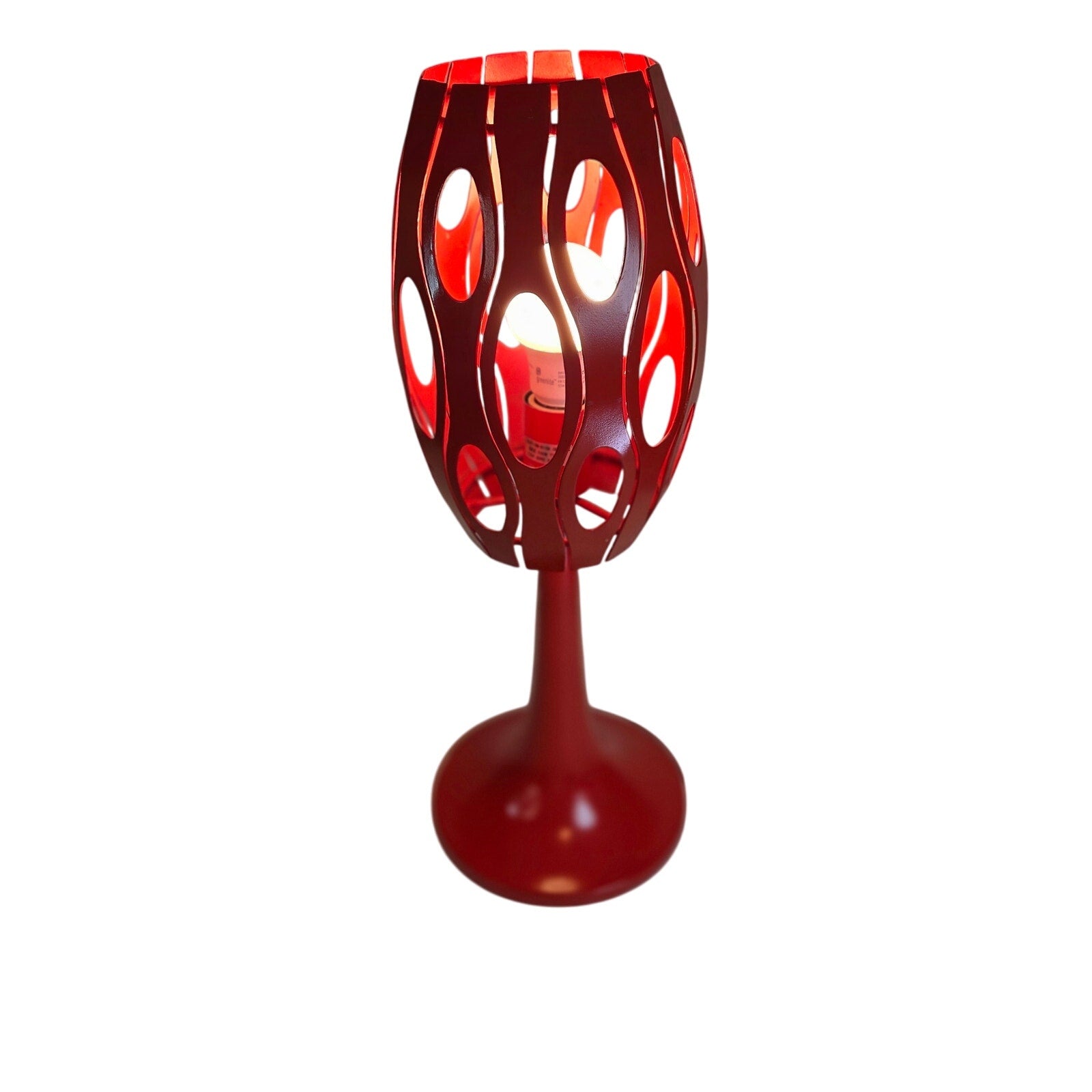 Retro Red Metal Cutout Table Lamp, 19.5″ Tall, Plug-In, Mid-Century Style