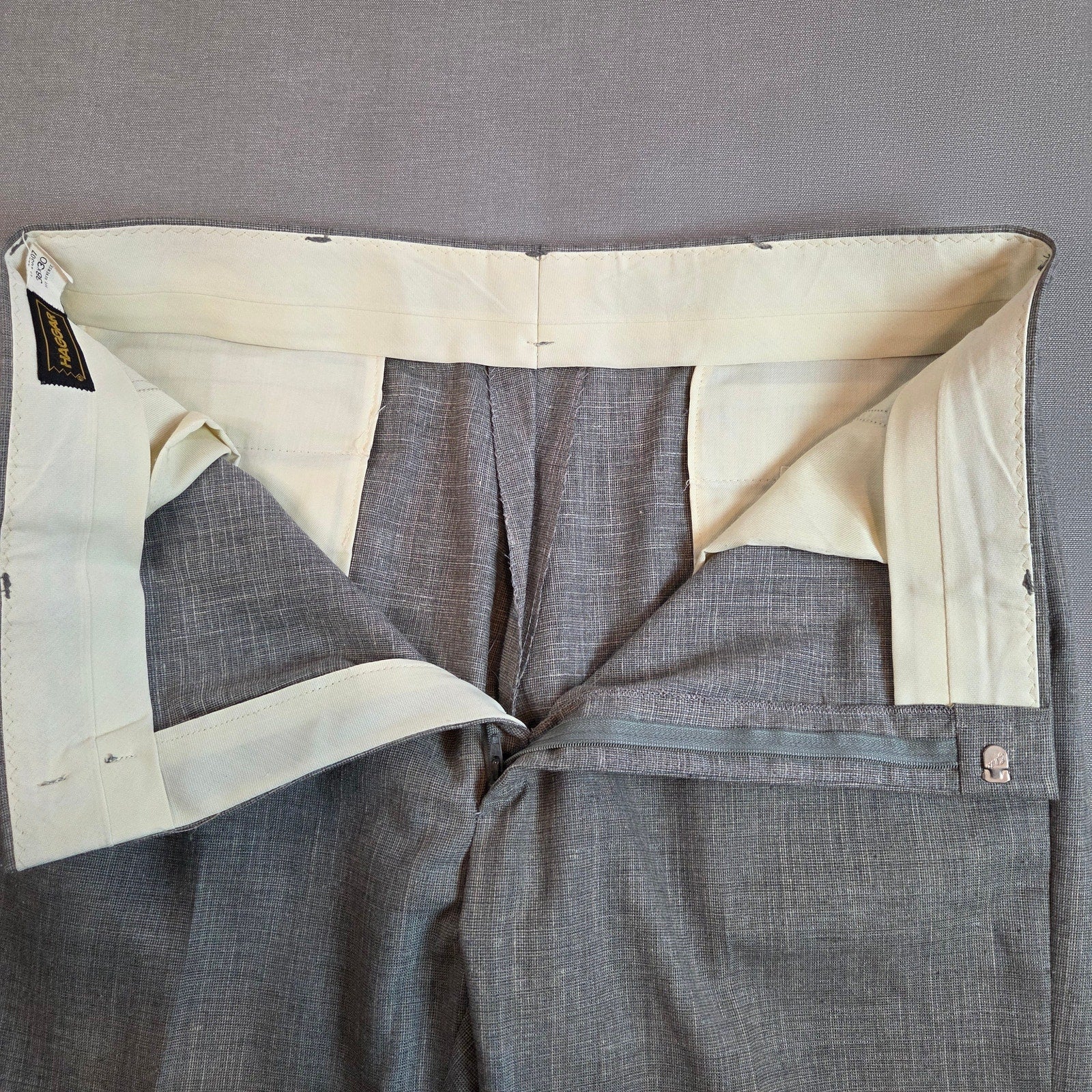 Vintage Haggar Pleated Slacks Men’s 37x26 Gray Dress Pants USA 1980s
