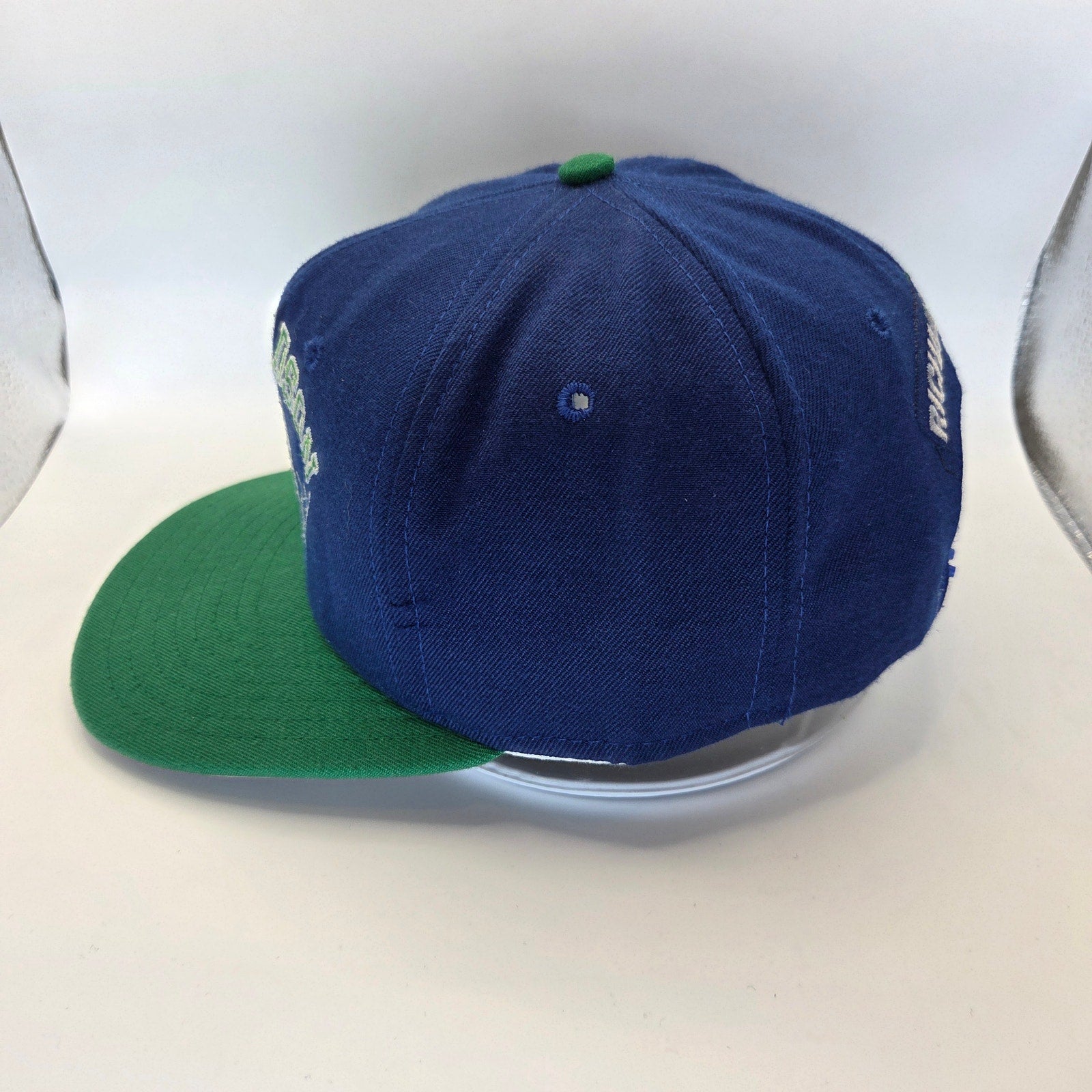 Vintage AJD Minnesota Timberwolves Pooh Richardson 24 Snapback USA Hat