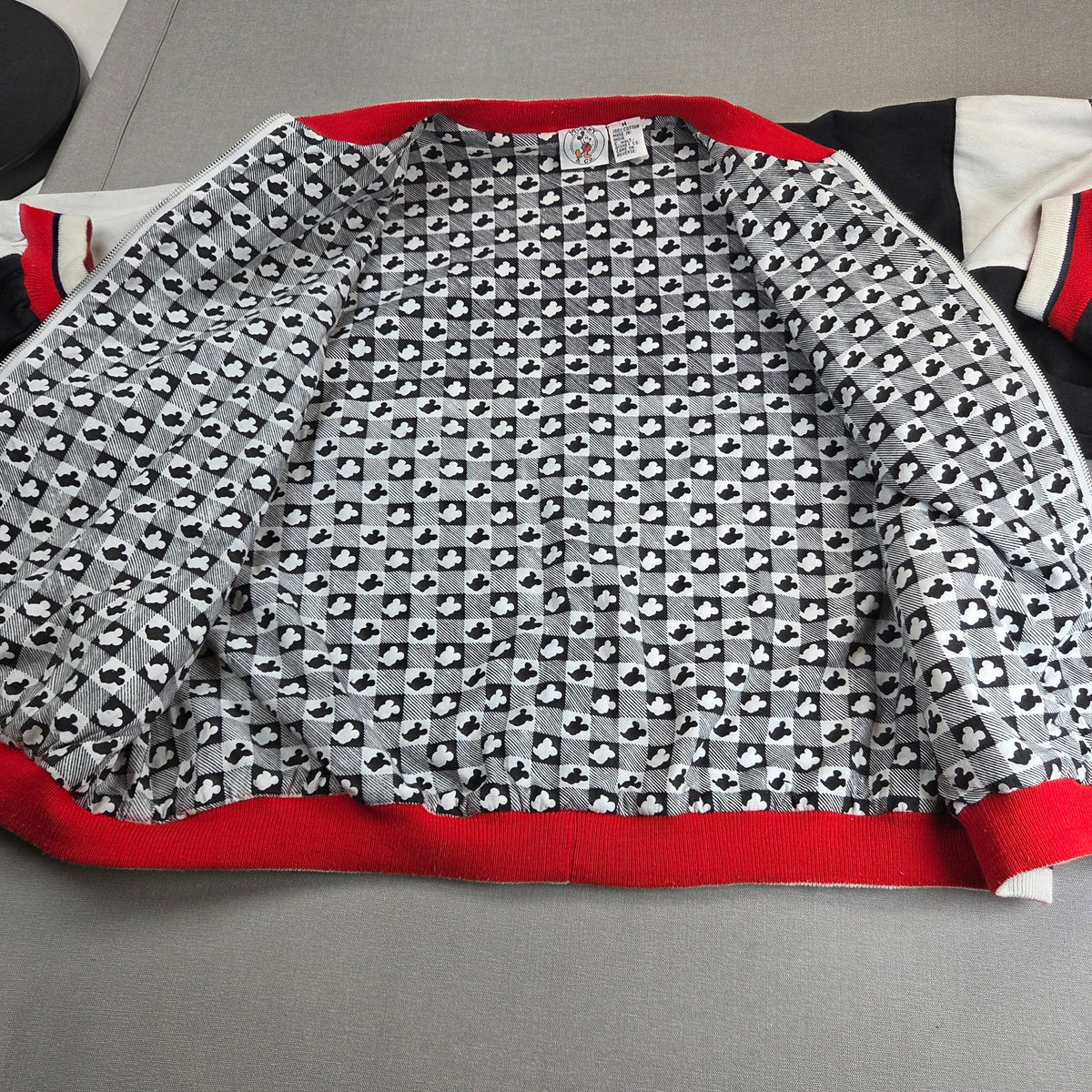Vintage 1992 Mickey & Co Disney World Tour 1001 Hellos Varsity Jacket M
