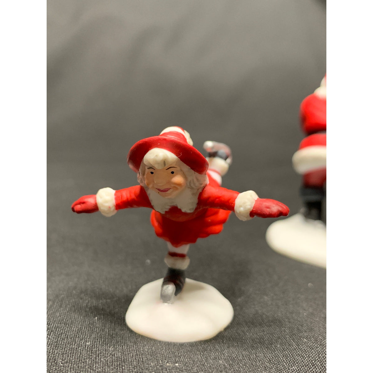 Dept 56 Peppermint Skating Party 56363 North Pole Village Set of 6 Retired