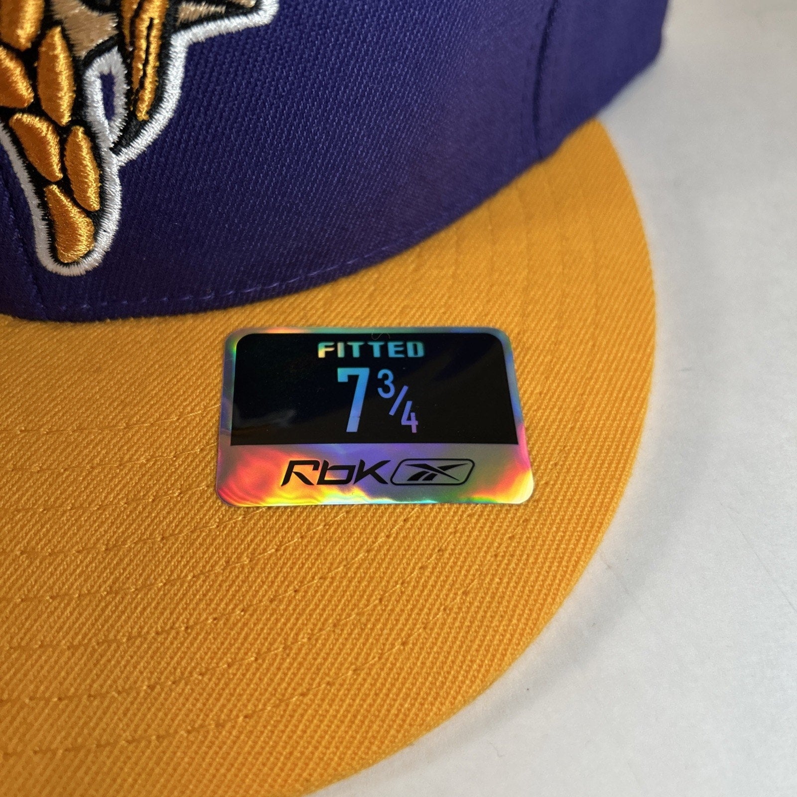 Minnesota Vikings Reebok NFL Fitted Cap Purple Gold Size 7 3/4 Hat Retro Style