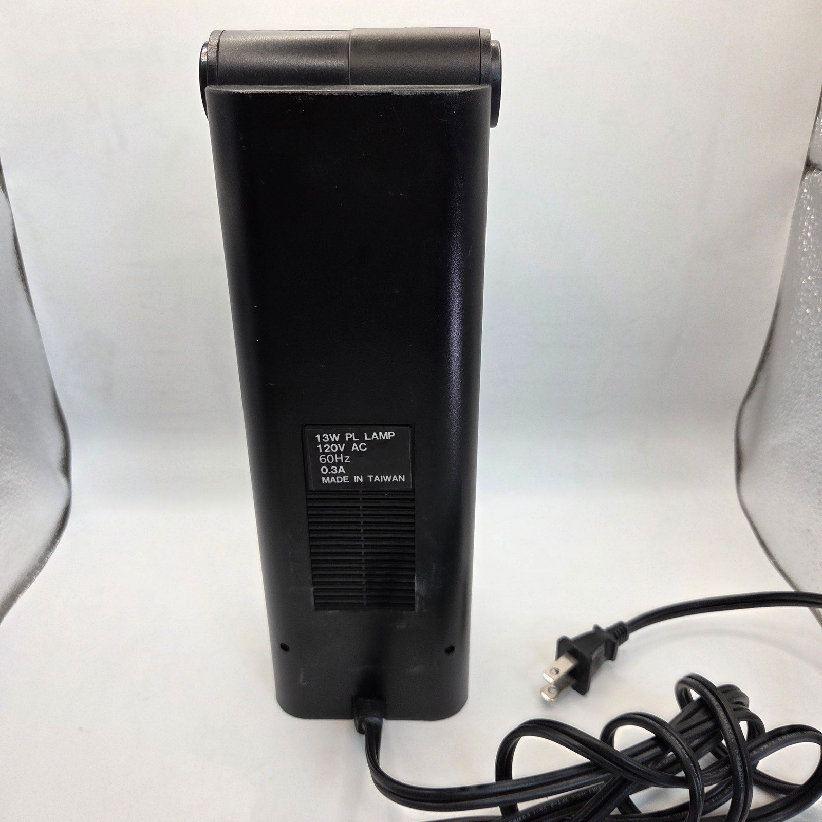 Underwriters Labs Model W3870 Portable Desk Lamp 13W PL Light – Tested