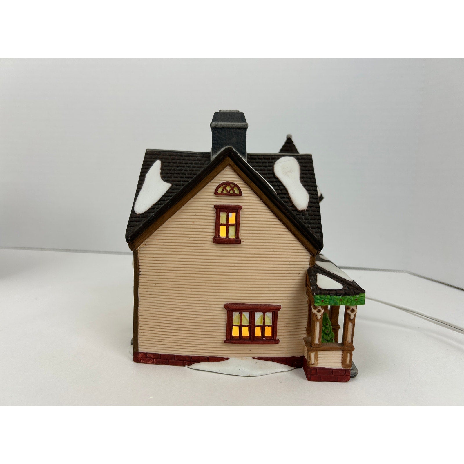 Dept 56 New England Village Thomas T. Julian House Lighted w/ Box