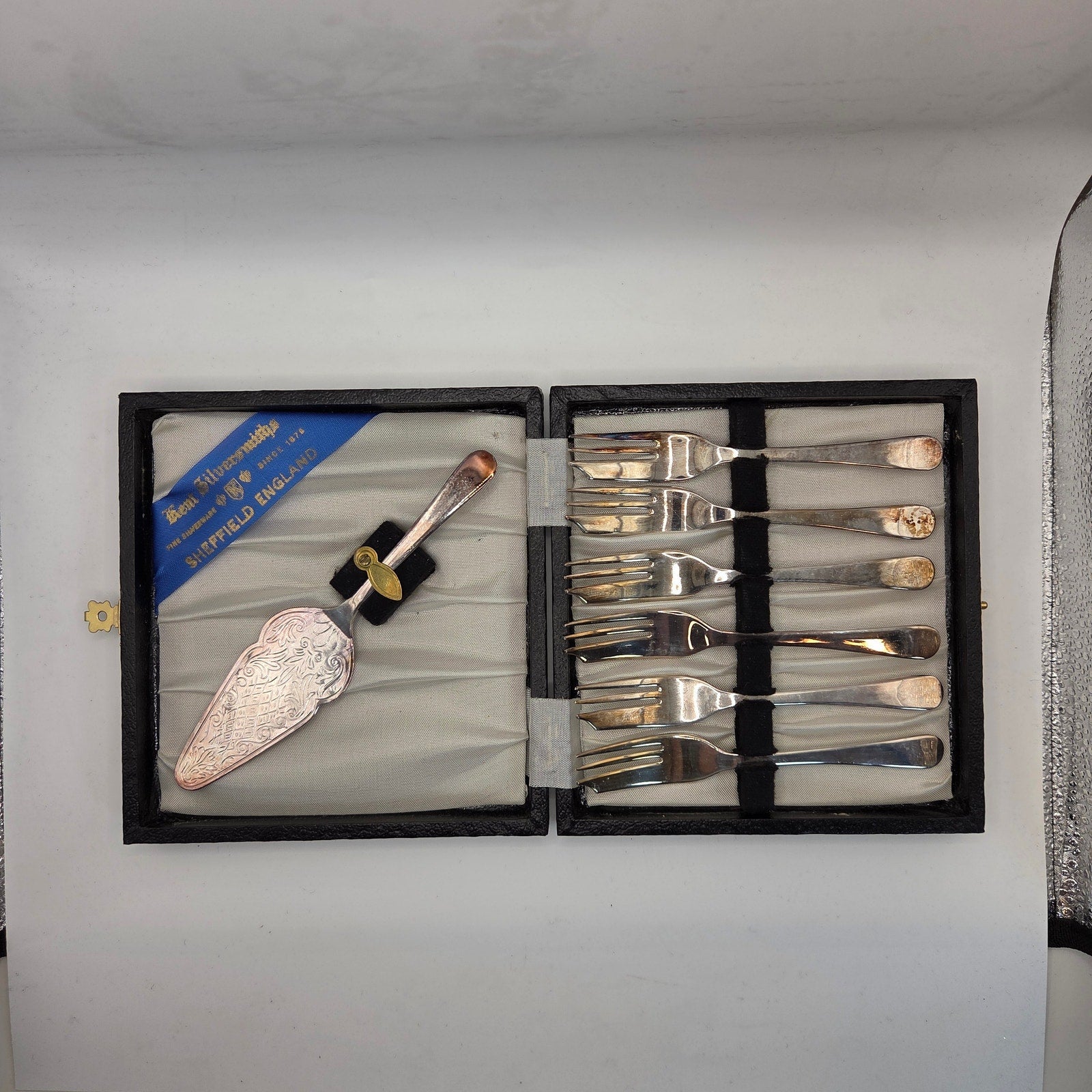 Kent Silversmiths Sheffield Silver Plated Forks & Server Set in Box England
