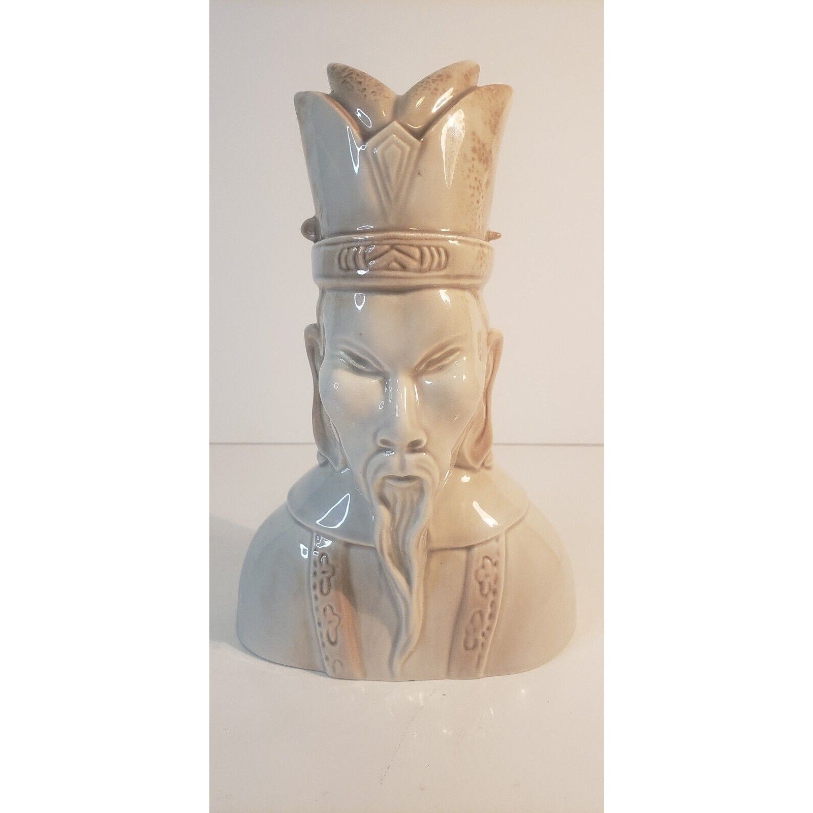 Roselane Pasadena Dove Gray Chinese Modern Bust Figurine 1940s California Pottery