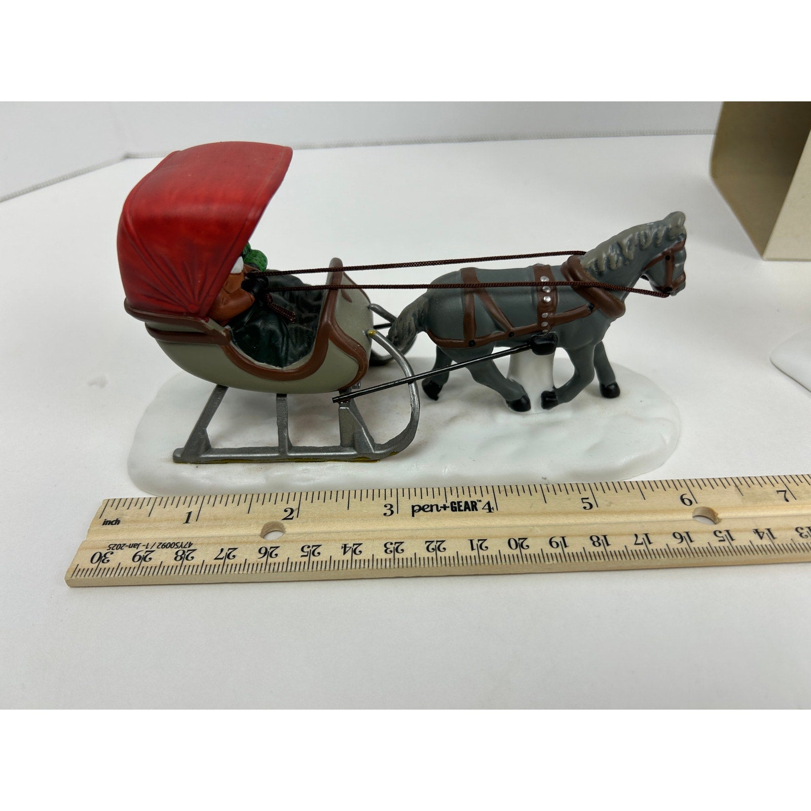 Department 56 One Horse Open Sleigh Covered Wooden Bridge Minuteman lot