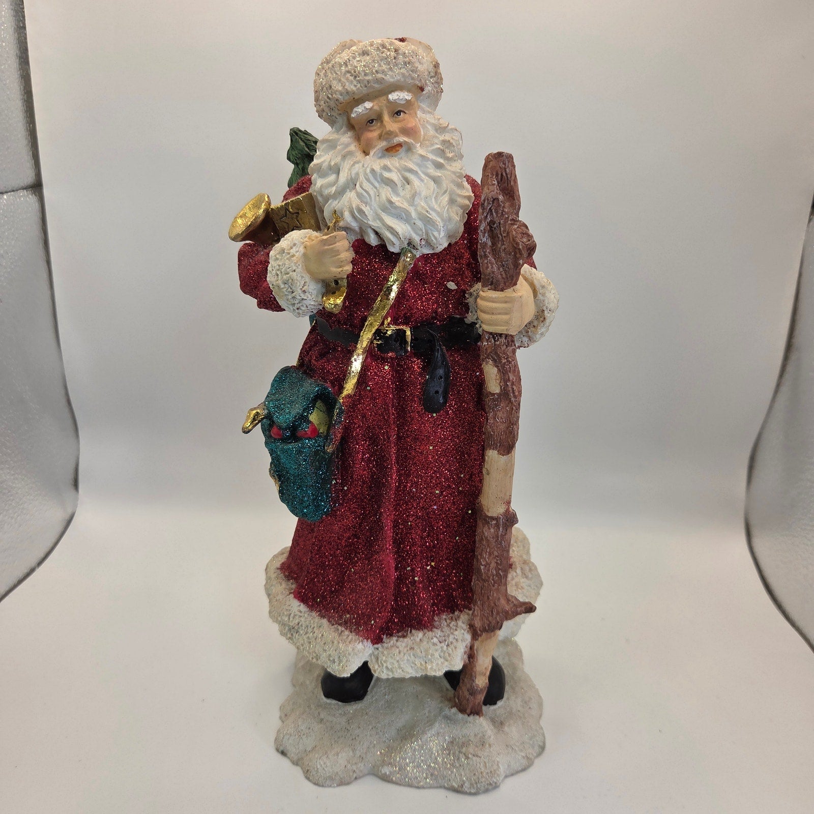 Lot of 4 Santa Claus Figurines – Resin Christmas Holiday Décor