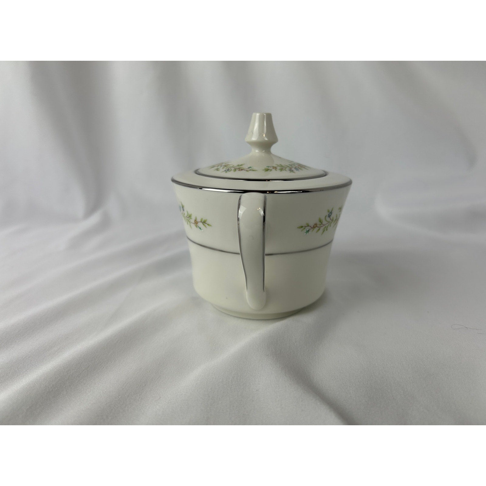 Noritake Christina 7056 Ivory China Lidded Sugar Bowl Floral Silver Trim