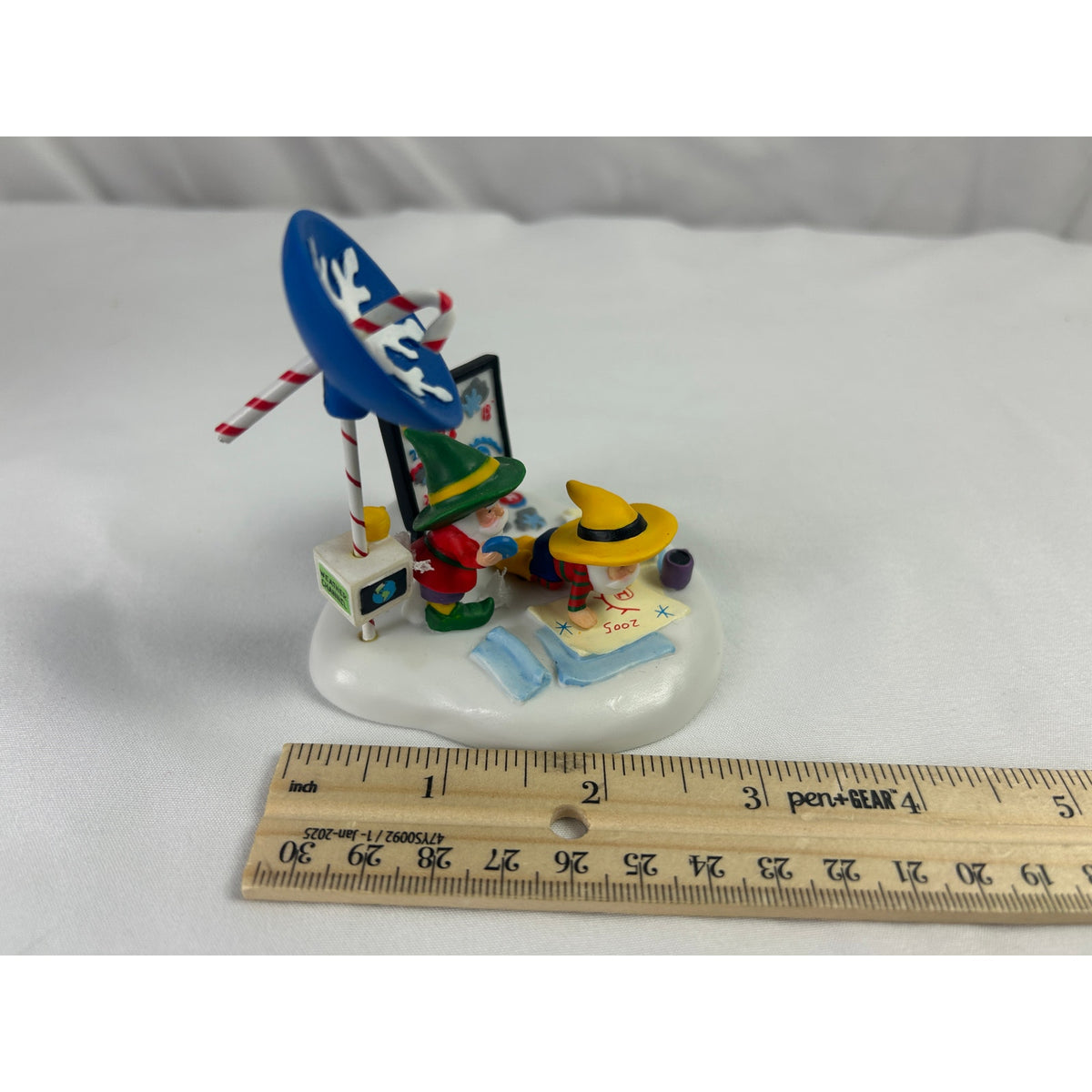 Dept 56 Santa's Flight Planning Team 57206 North Pole Village 2005 Retired