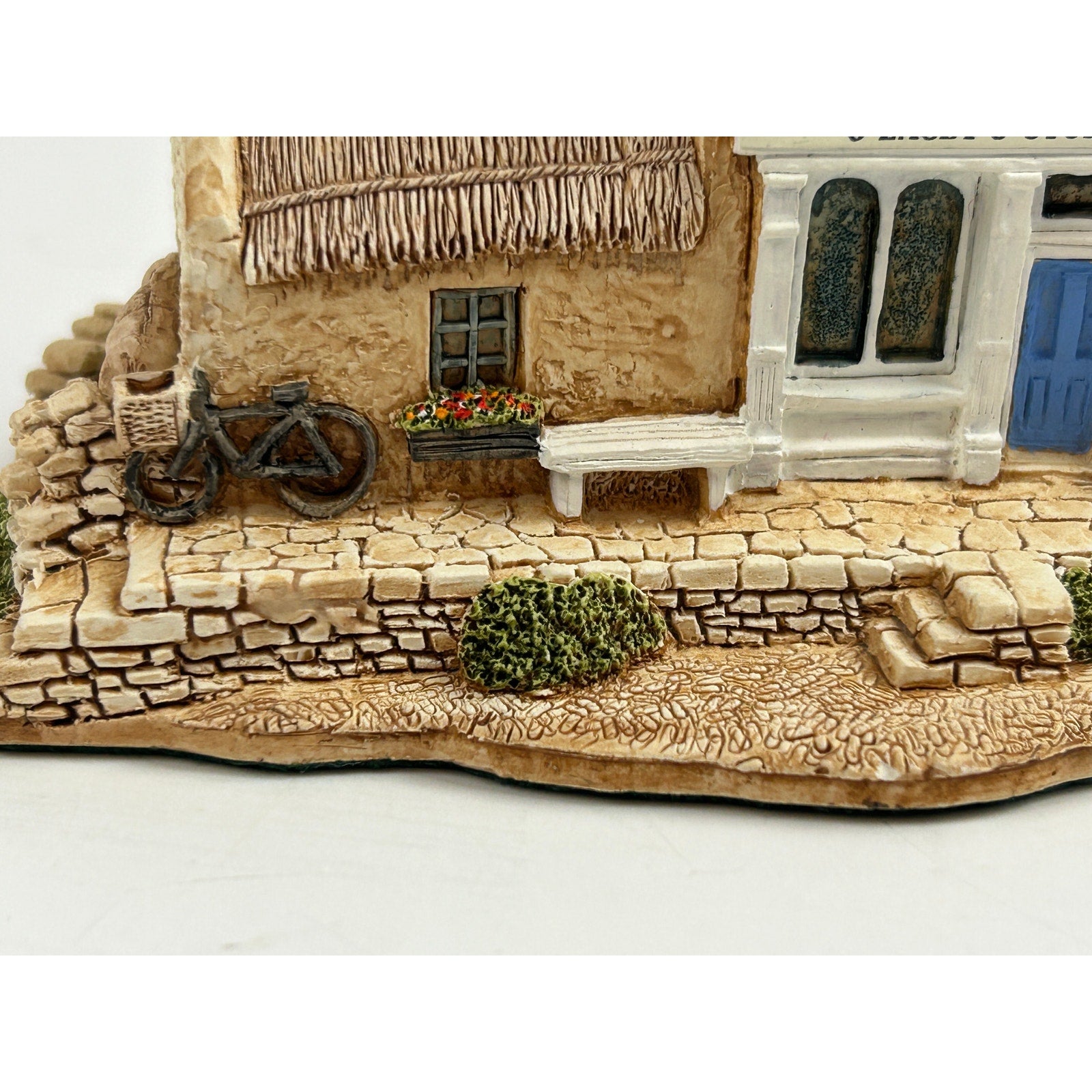 Lilliput Lane O’Lacey’s Store 1989 Irish Collection Cottage w/ Box