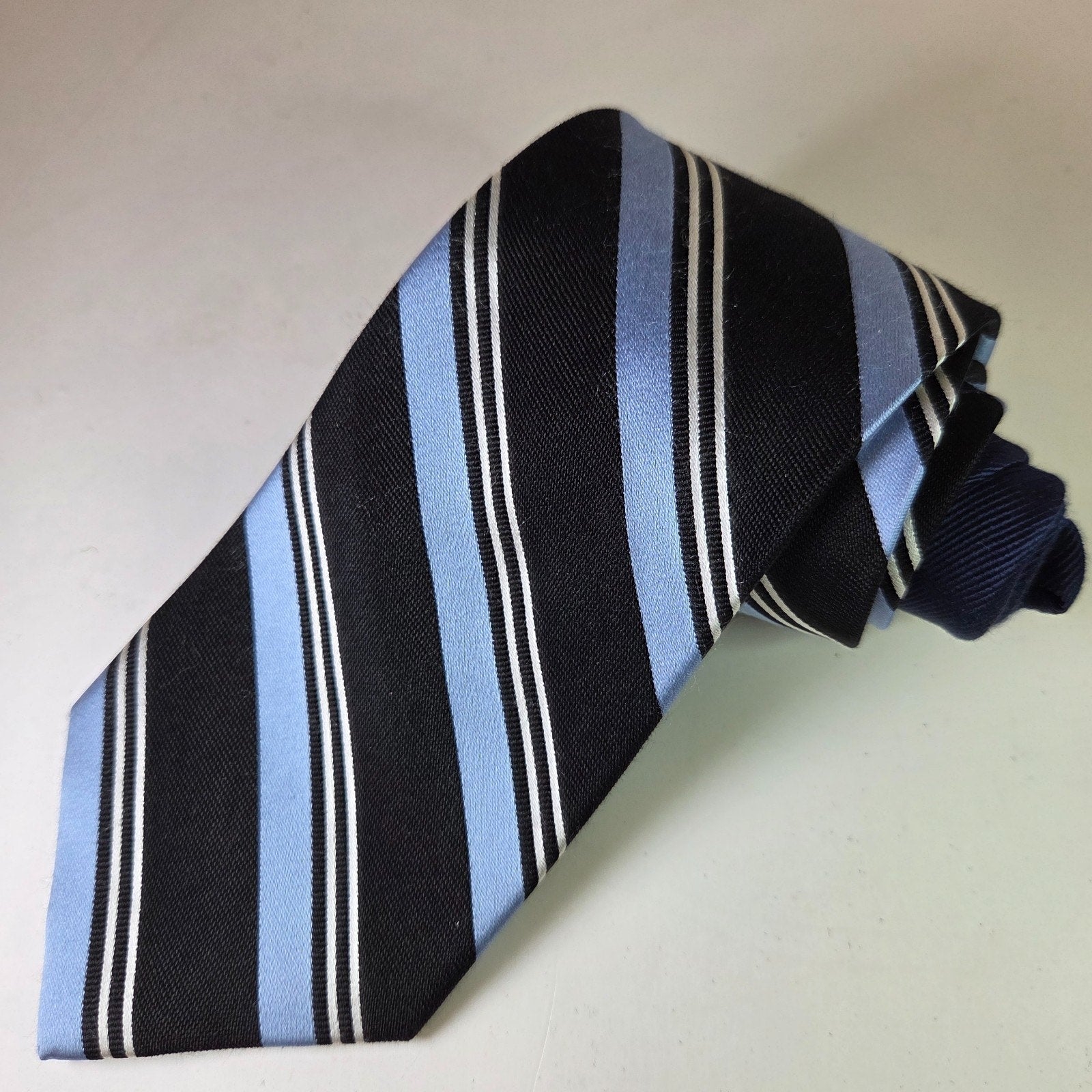 Tommy Hilfiger Repp Striped Tie Black Blue White 100% Silk 3.5” x 58”