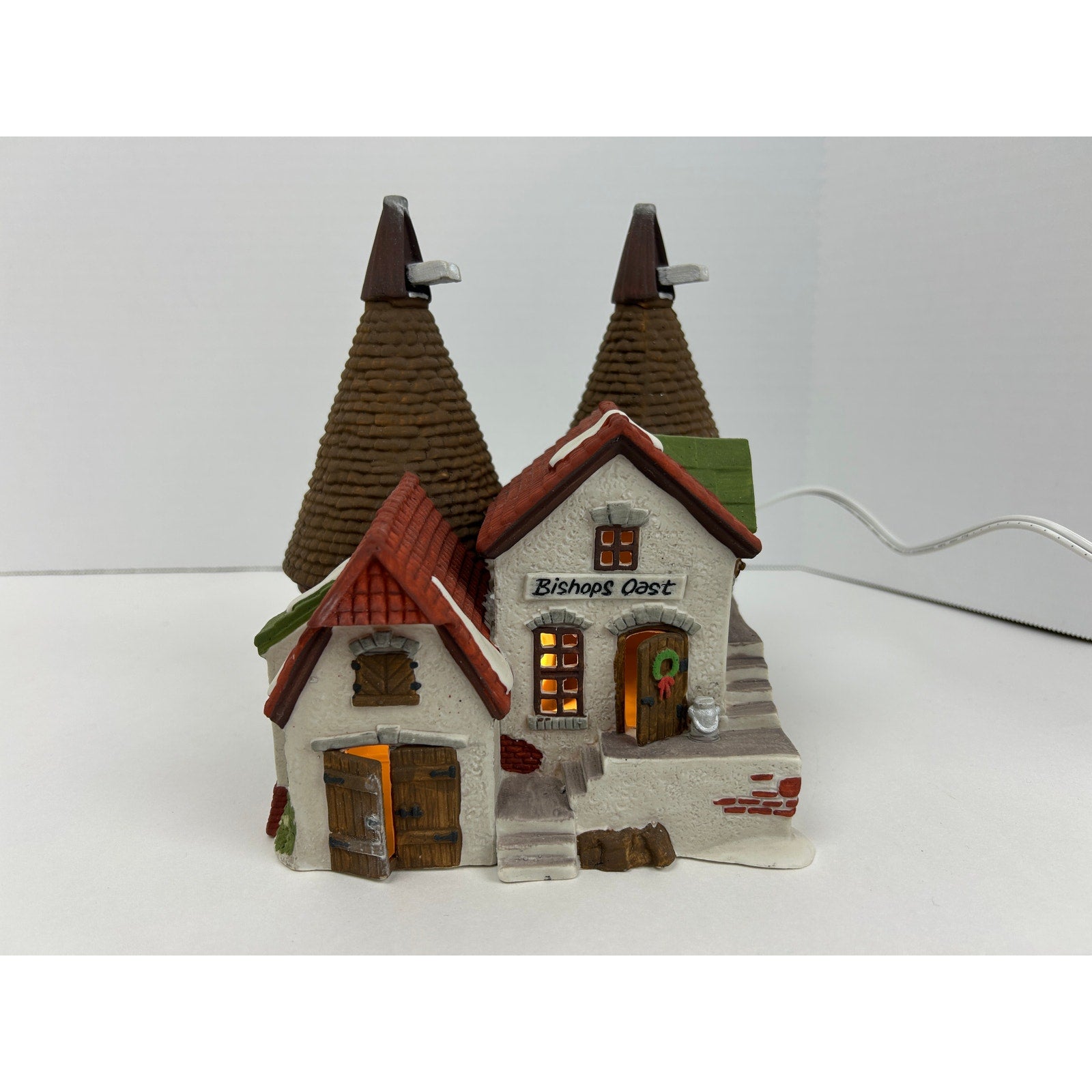 Department 56 Dickens Village Bishops Oast House Lighted Building with Box