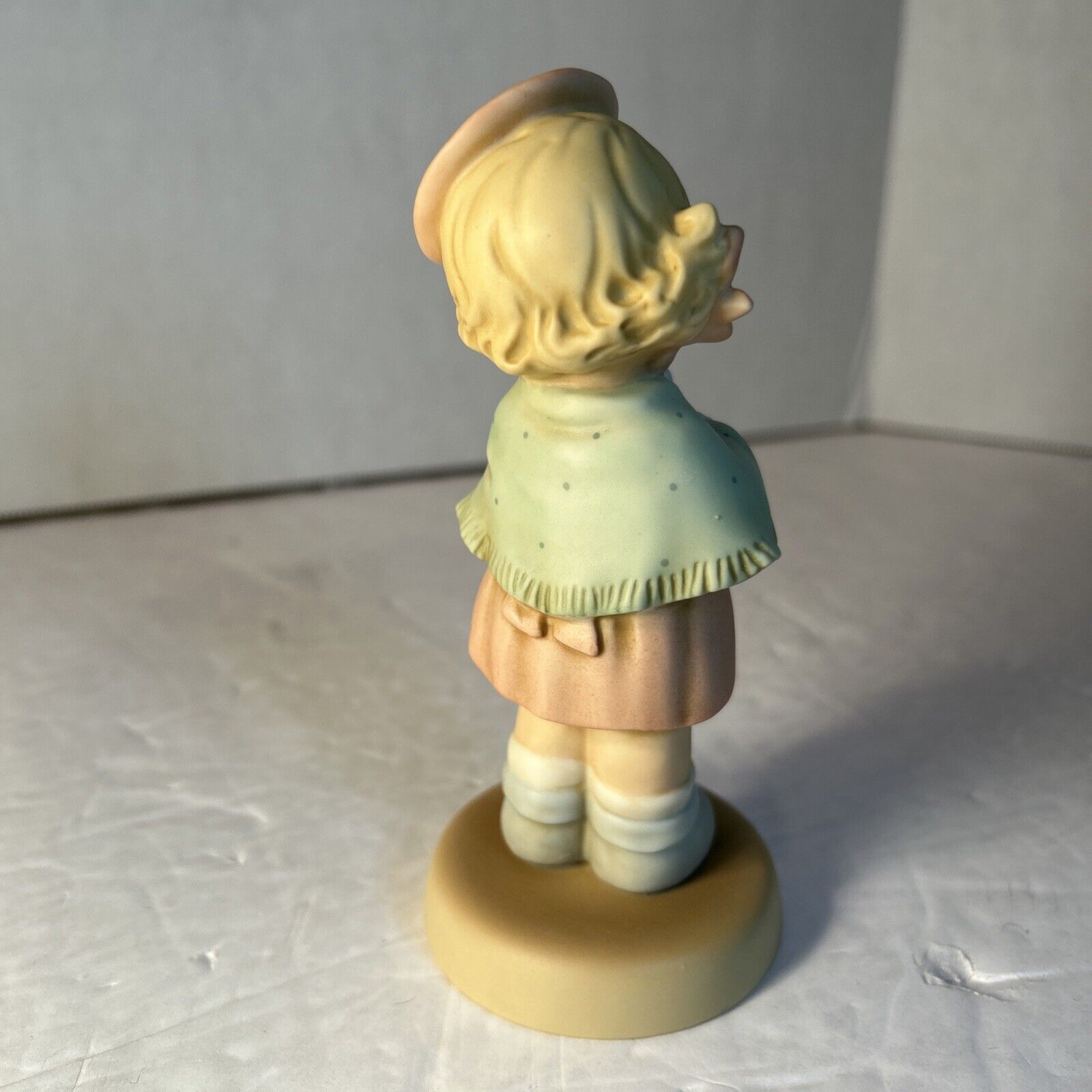 Enesco Memories of Yesterday Collectors Society 1995 "A Time to Celebrate" S0105