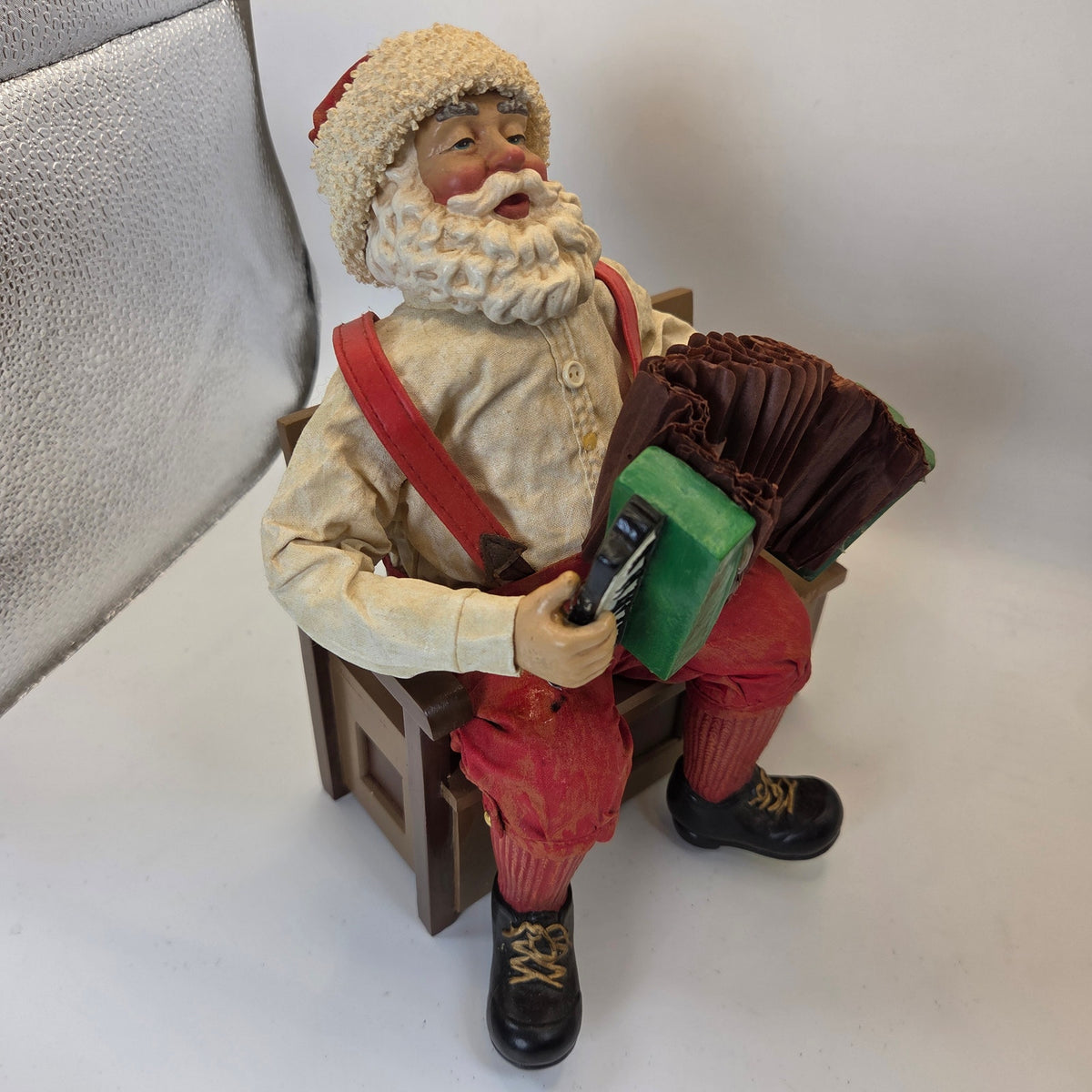 Possible Dreams Clothtique A Merry Musician Santa 15094 Musical Figure