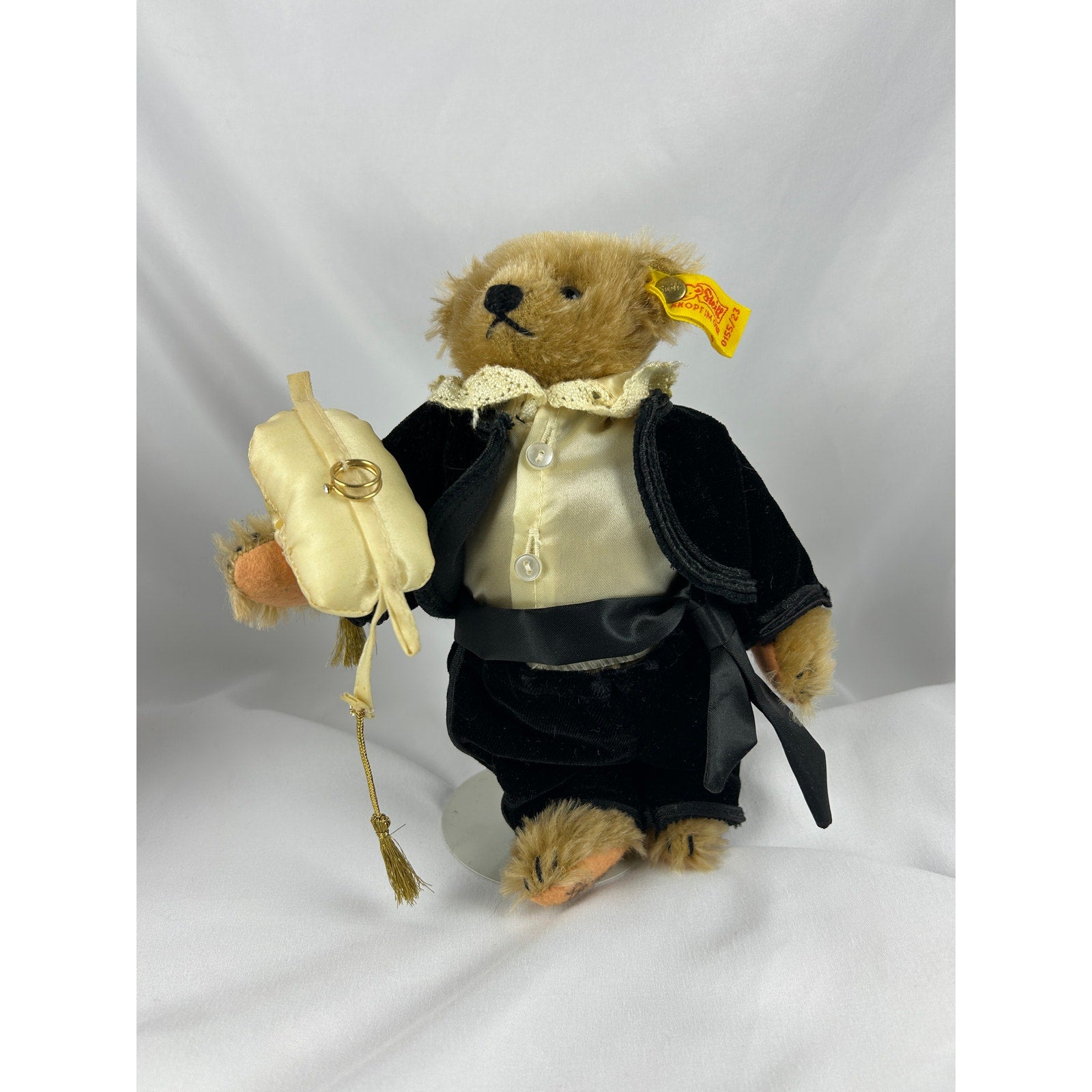 Steiff Ring Bearer 0155 23 Strong Museum Bear w Box Wedding Mohair