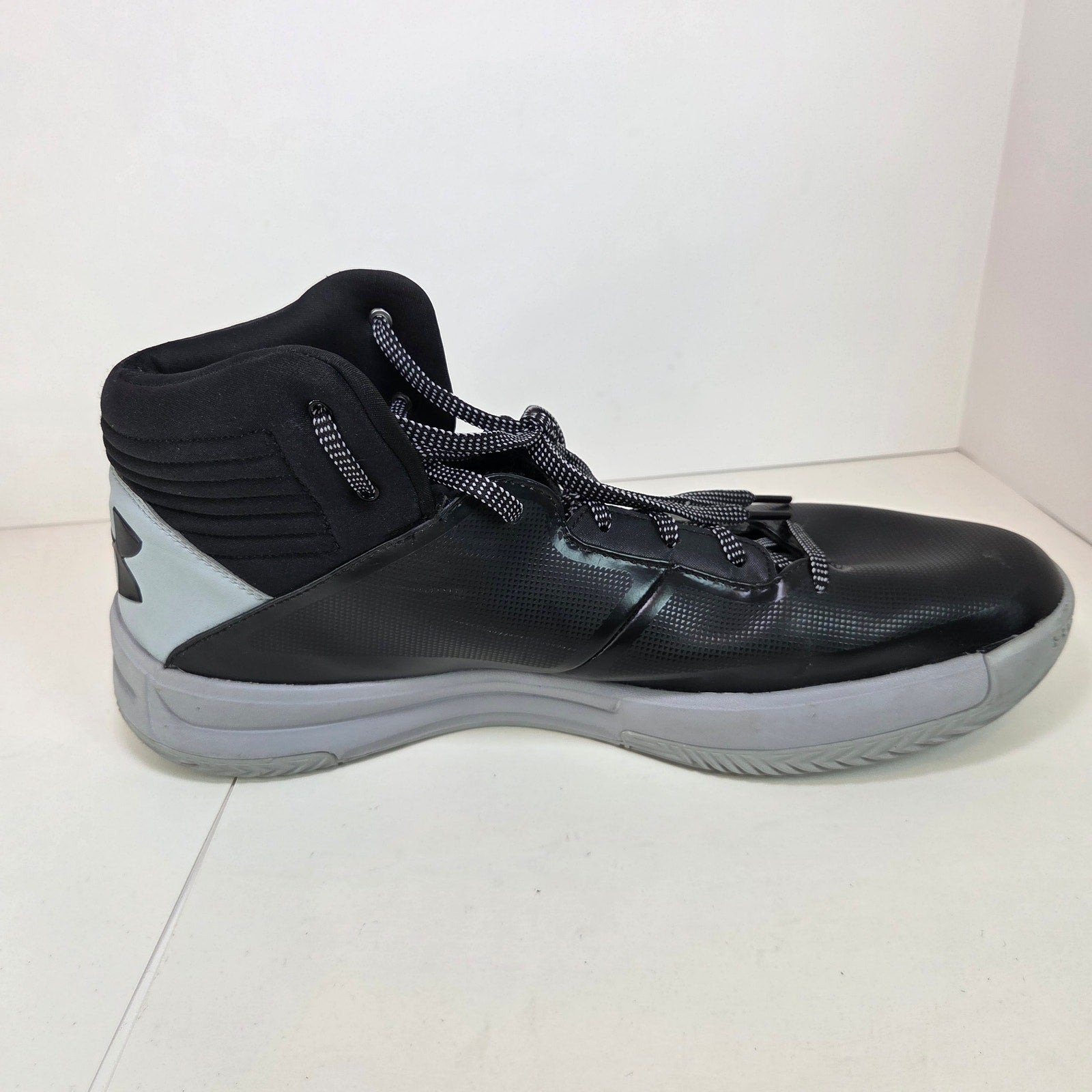 Under Armour Lockdown 2 Basketball Shoes Men’s Size 13 Black/Grey 1303265-003