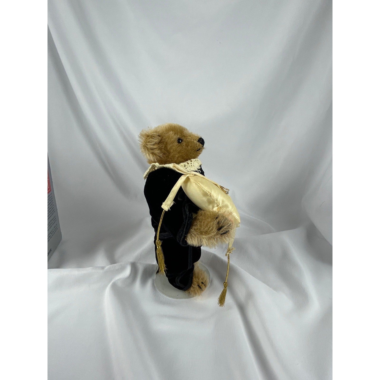 Steiff Ring Bearer 0155 23 Strong Museum Bear w Box Wedding Mohair