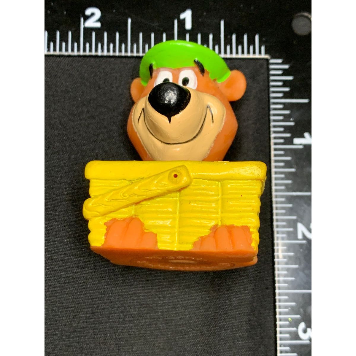 1994 Arby's Yogi Bear Picnic Basket Water Squirter Kids Meal Toy Hanna Barbera