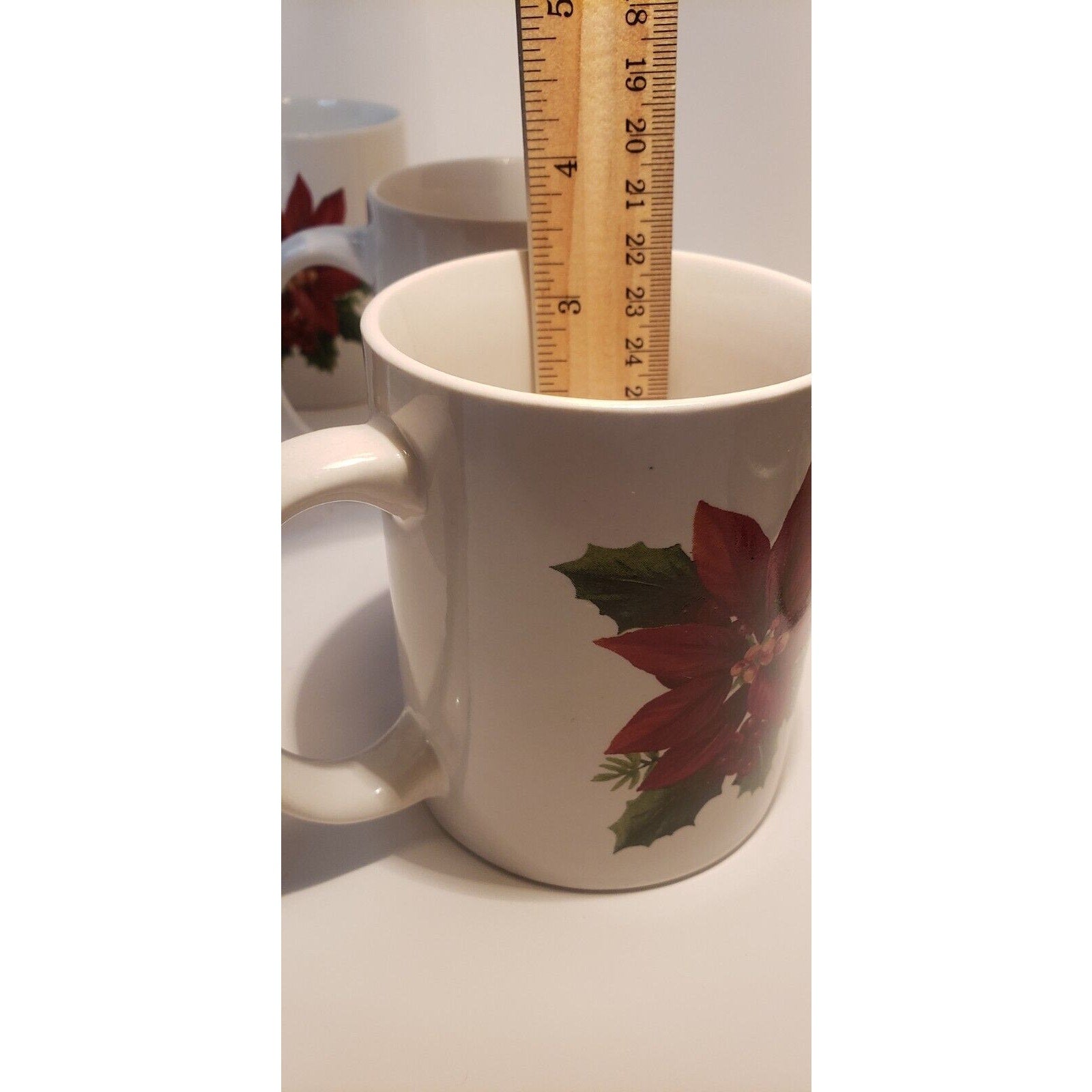 Set of 4 Poinsettia Coffee Mugs Holiday Christmas Floral White Red Green