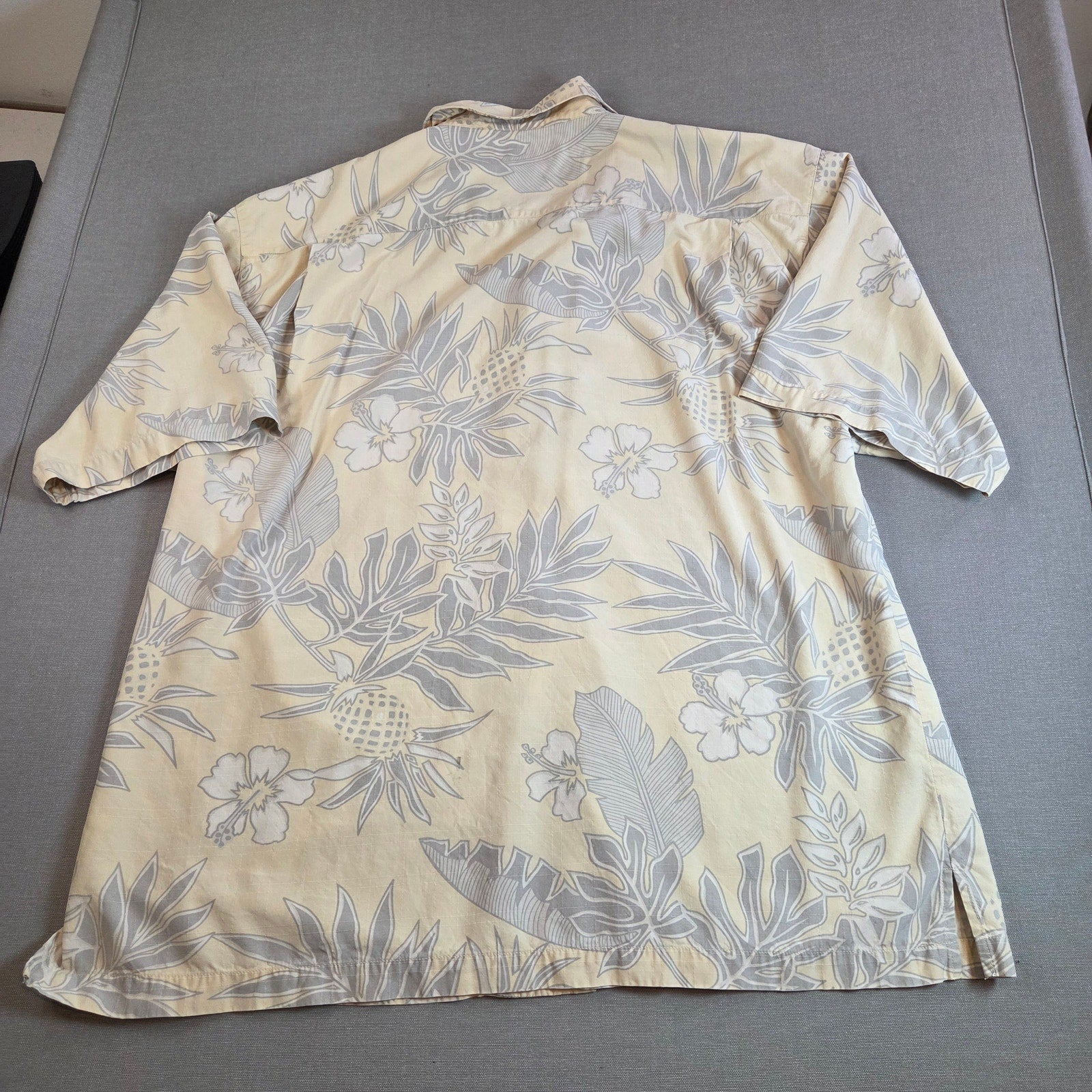 Tommy Bahama Silk Camp Shirt XL Beige Gray Tropical Leaf Print Button Up