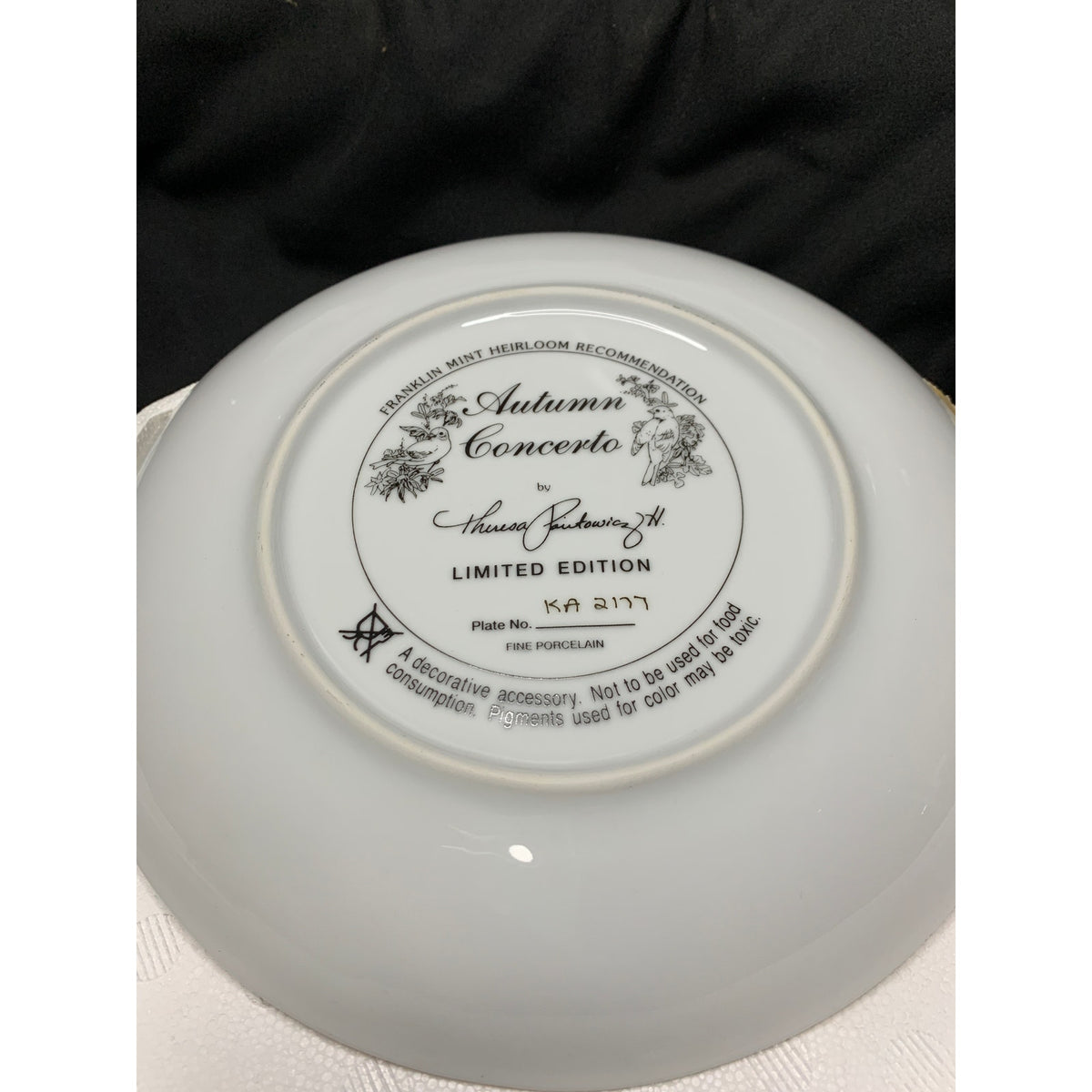 Franklin Mint Autumn Concerto Goldfinch Collector Plate Theresa Politowicz