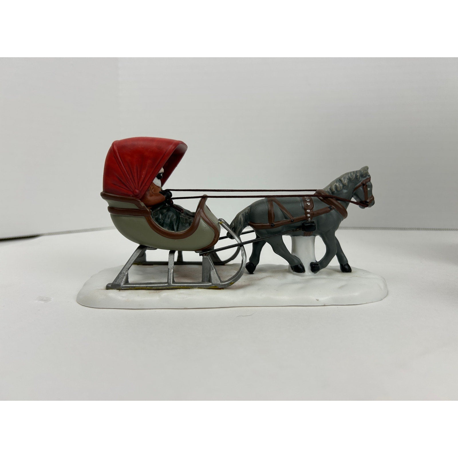 Department 56 One Horse Open Sleigh Covered Wooden Bridge Minuteman lot