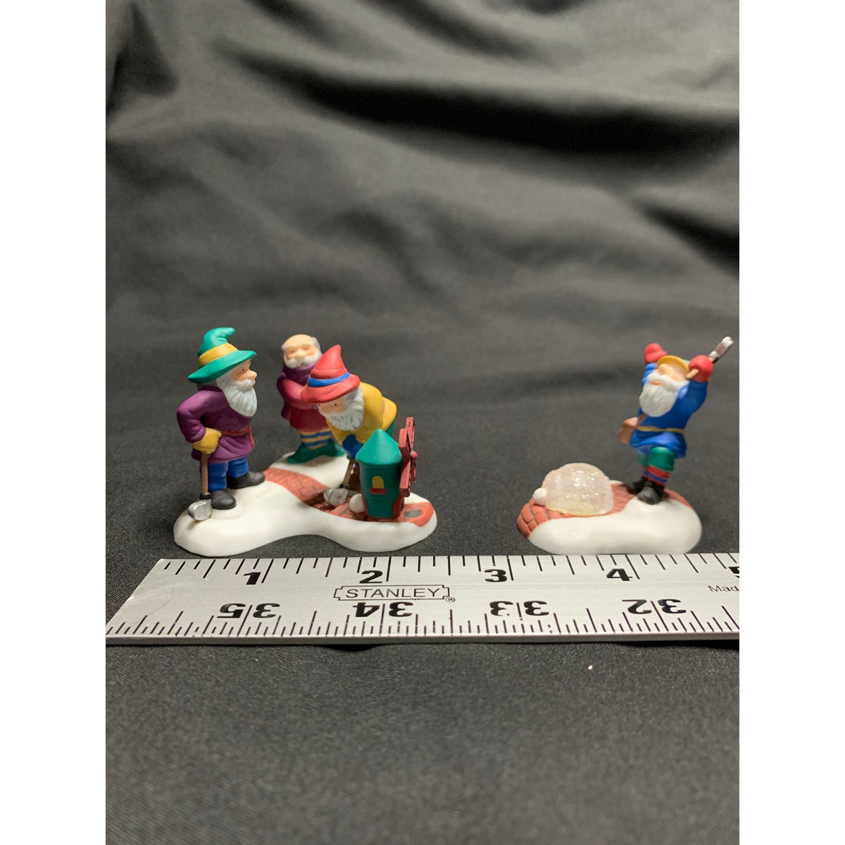 Department 56 Tee Time Elves 56442 North Pole Series Elf Land Set of 2 Retired