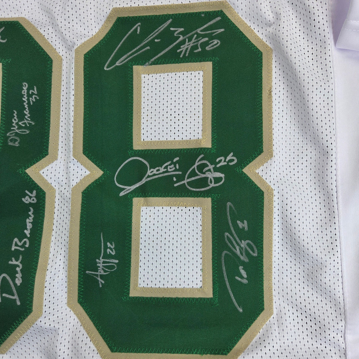 Notre Dame 1988 National Champions Team Signed Jersey 10 Autos BAS Witness