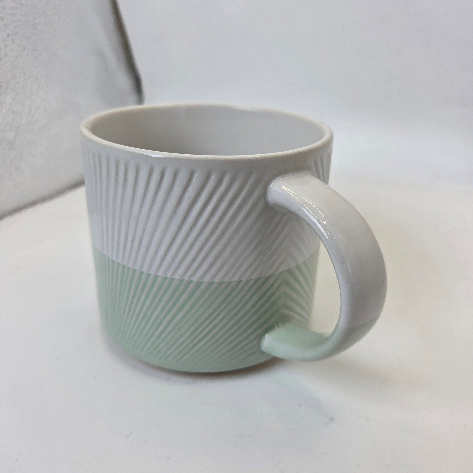 Starbucks 2014 Mint Green White Ribbed Textured 14oz Ceramic Coffee Mug